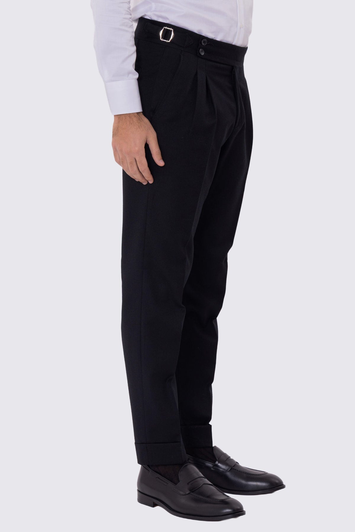 Pantalone uomo nero vita alta con fibbie laterali e doppia pinces tasca america in cotone 290gr invernale risvolto 5cm made in italy