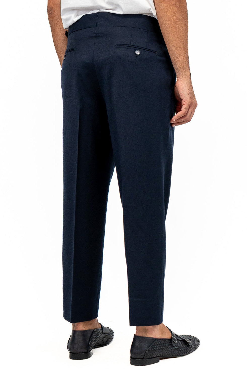 Pantalone blu navy con fibbie laterali da uomo in fresco lana super 110's Tessuti in esclusiva Sartoria Carillo vita alta doppia pinces e risvolto 5cm