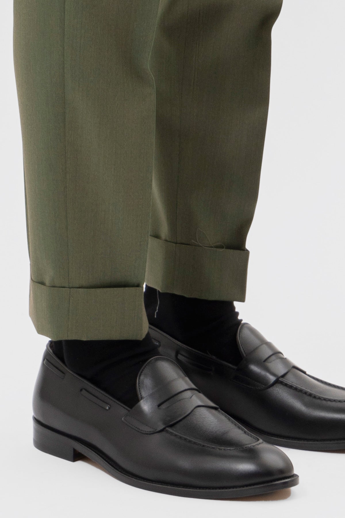 Abito verde solaro monopetto uomo in fresco lana vitale barberis canonico con rever a lancia tasche a filo .