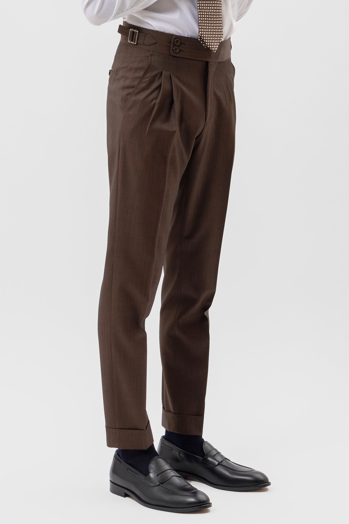Pantalone marrone solaro vita alta uomo fresco lana<br />
vitale barberis canonico con fibbie laterali e risvolto 5cm