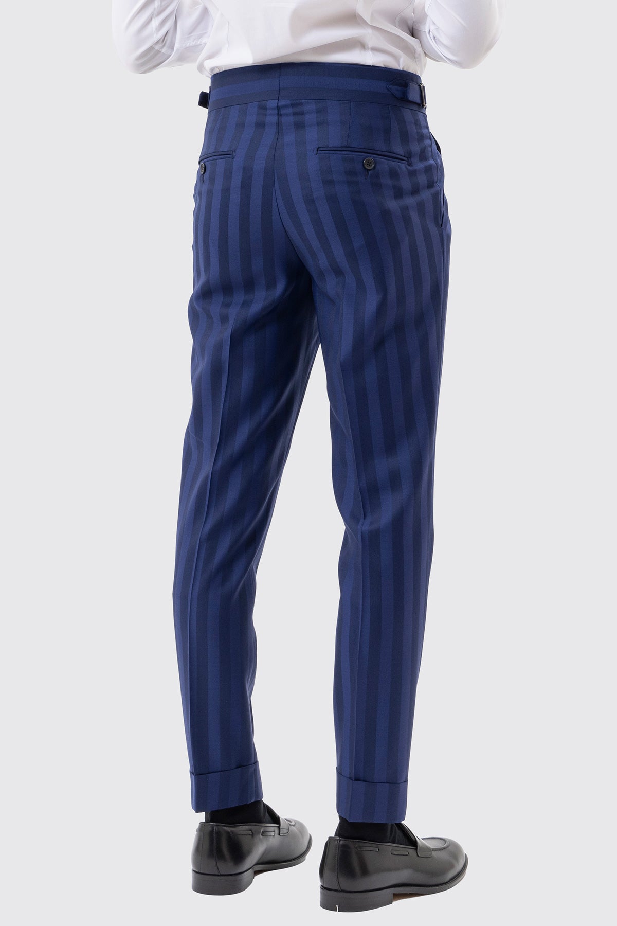 Abito Uomo Monopetto Blu Chiaro Rigata In Fresco Lana Super 140's Rever A Lancia 13cm Tasche A Filo .