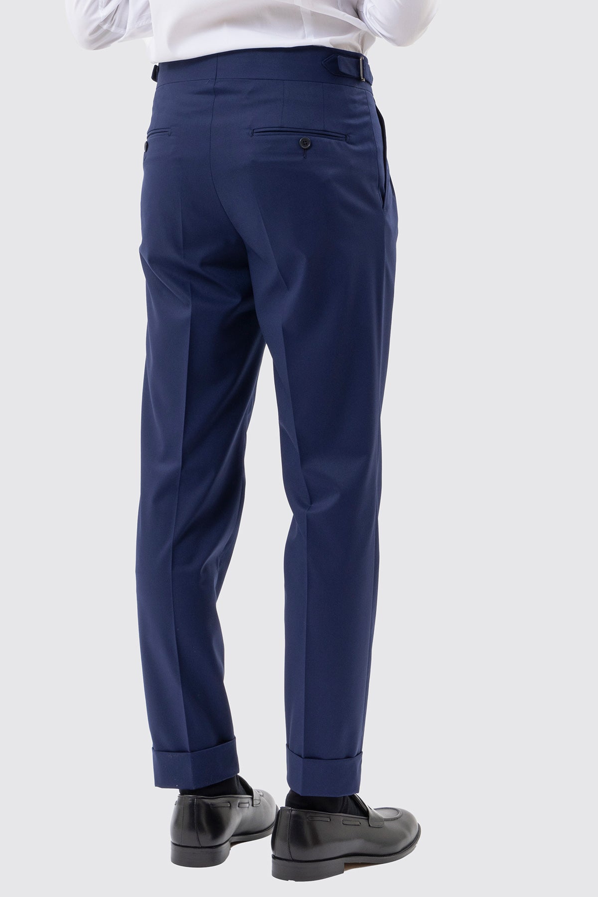 Pantalone Vita  Alta Blu Tinta Unita Uomo Con Doppia Pinces Fibbie Laterali E Risvolto 5 Cm