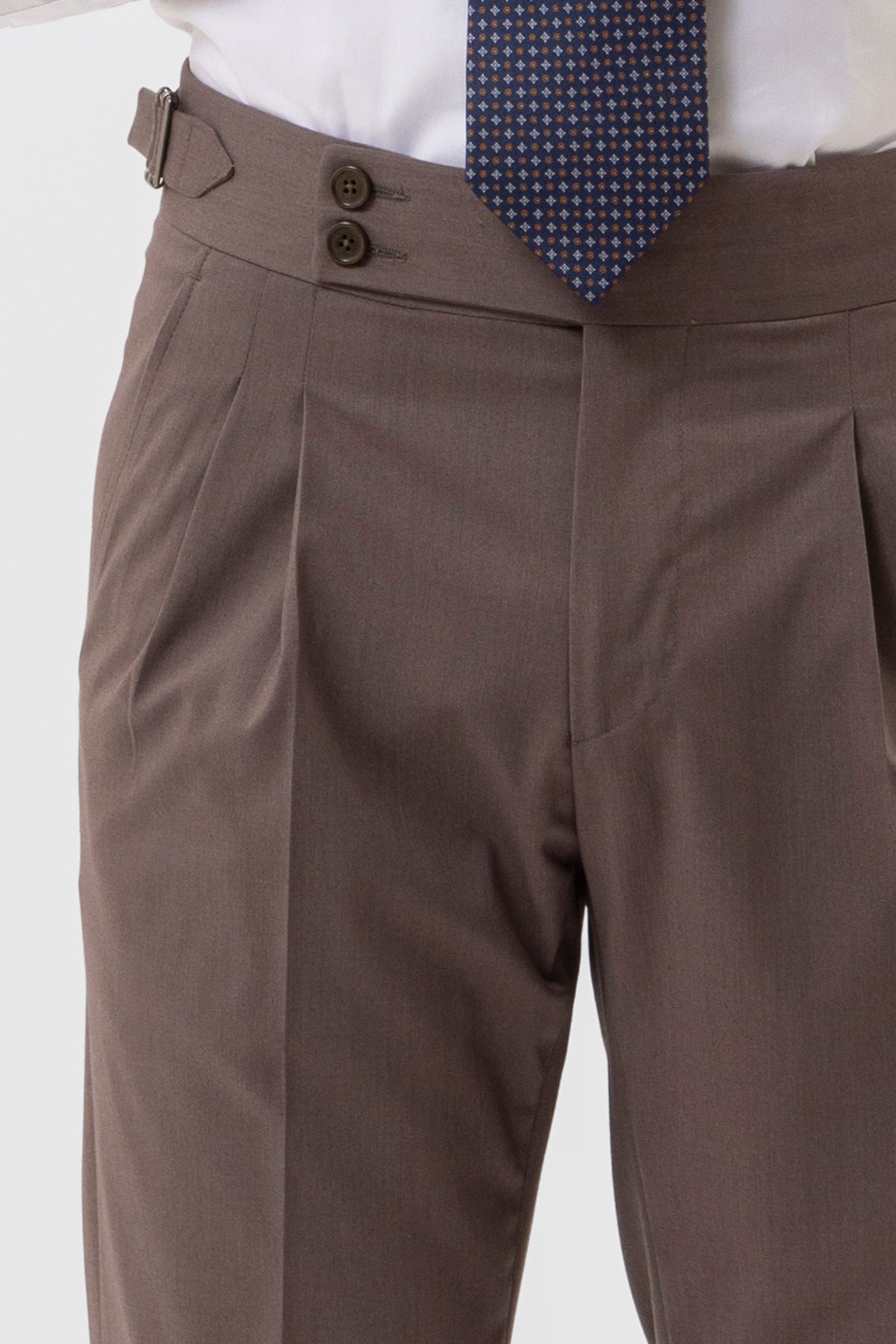 PANTALONE VITA  ALTA FANGO TINTA UNITA UOMO CON DOPPIA PINCES FIBBIE LATERALI E RISVOLTO 5 CM