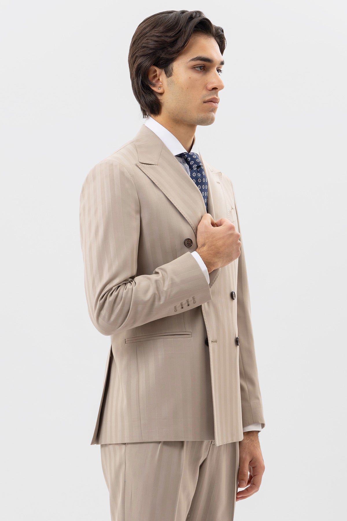 Abito Uomo Doppiopetto Beige Rigata Rever A Lancia 13cm Tasche A Filo