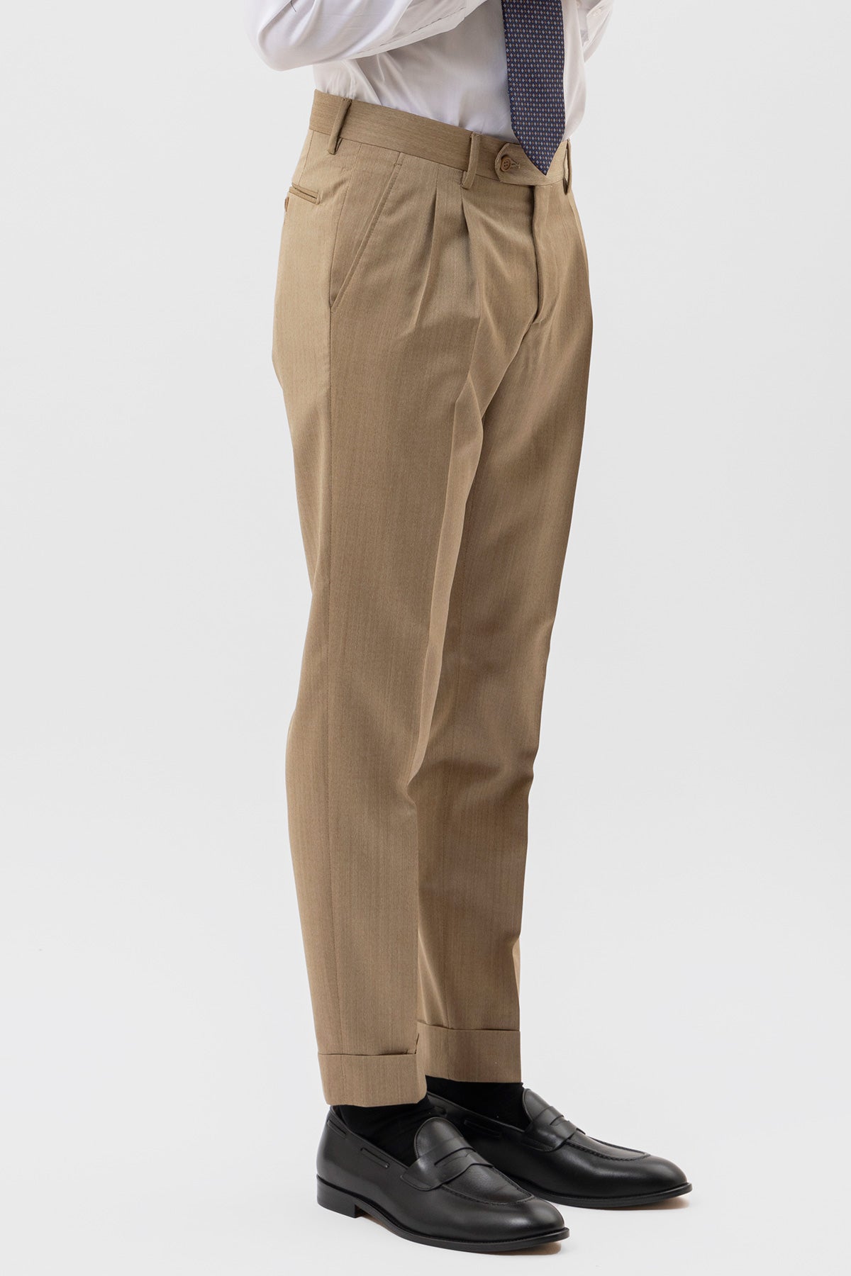 PANTALONE BEIGE SOLARO VITA  ALTA UOMO IN FRESCO LANA VITALE BARBERIS CANONICO CON FIBBIE LATERALI E RISVOLTO 5CM .
