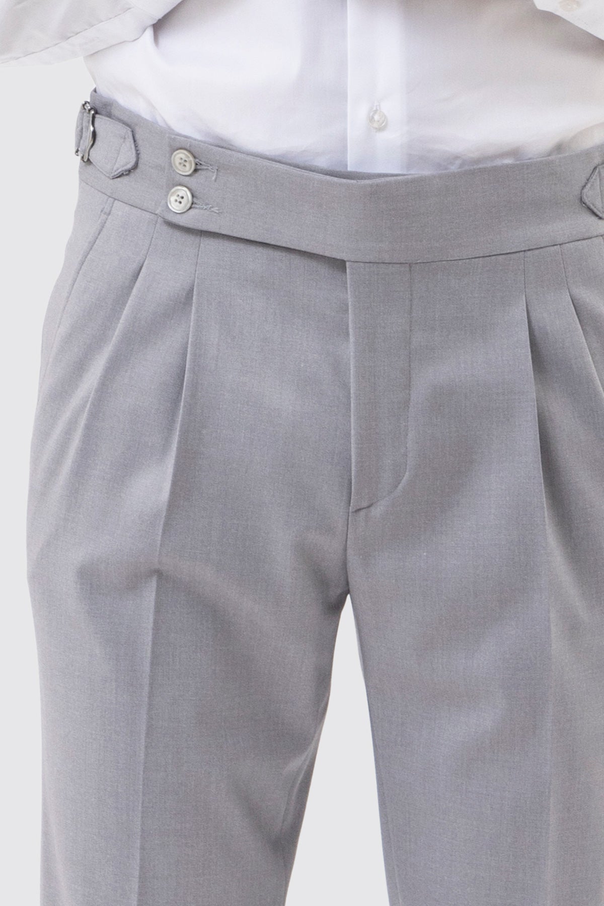 PANTALONE GRIGIO CHIARO VITA  ALTA CON FIBBIE UOMO EFFETTO LANA DOPPIA PINCES FIBBIE LATERALI E RISVOLTO 5CM