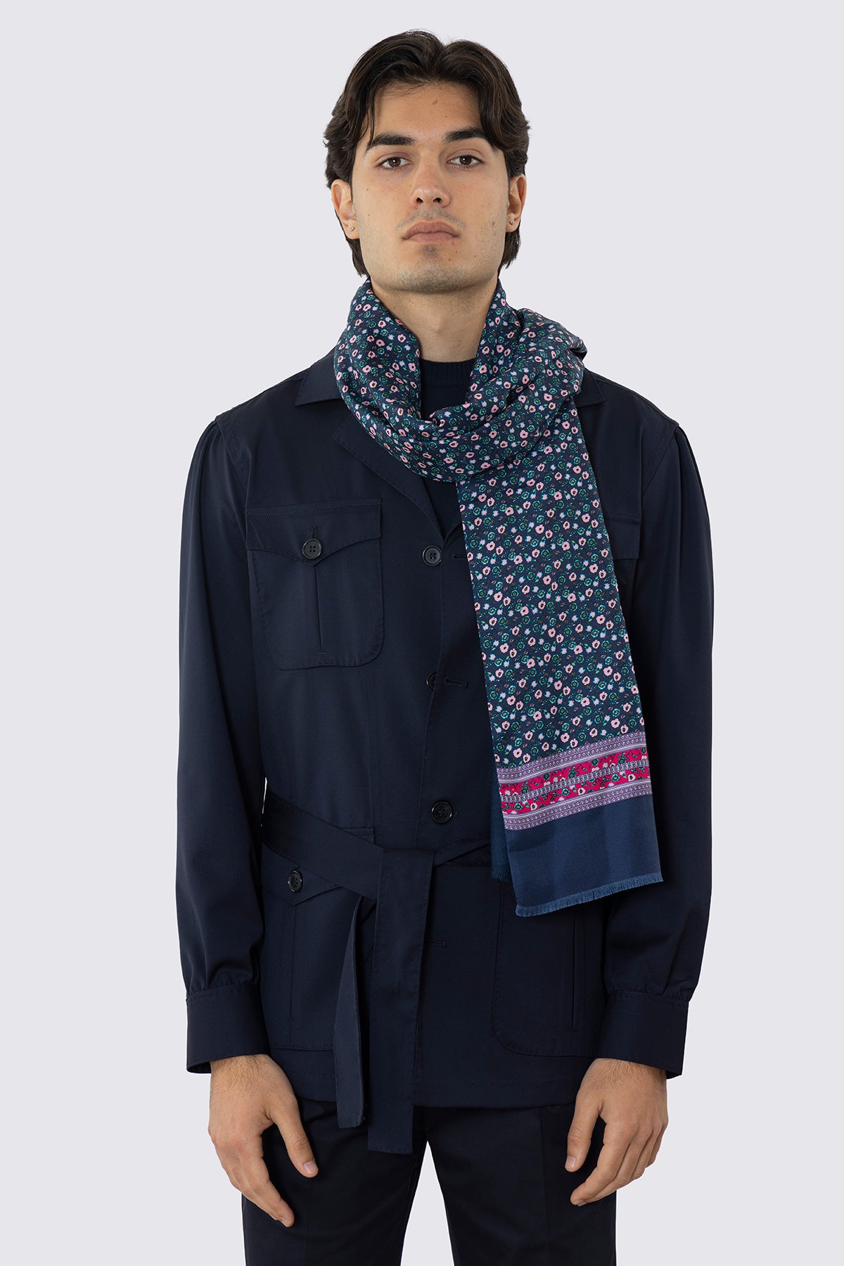 SCIARPA BLU REVERSIBILE UOMO IN PURA LANA E SETA FANTASIA MULTICOLOR CON FRANGE TAGLIO VIVO