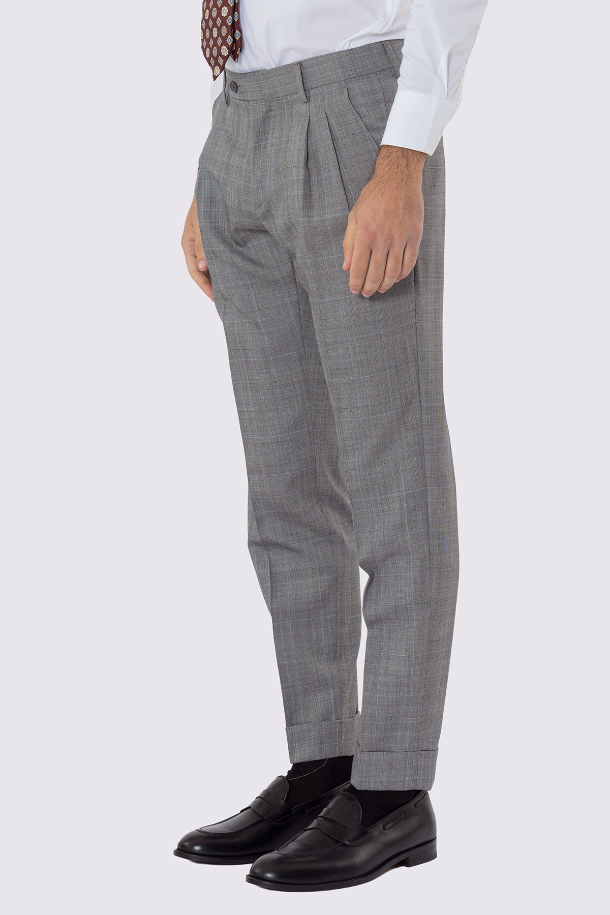 Pantalone uomo grigio fantasia principe di galles in fresco lana 120's vita alta con 2 pinces e risvolto 5cm.