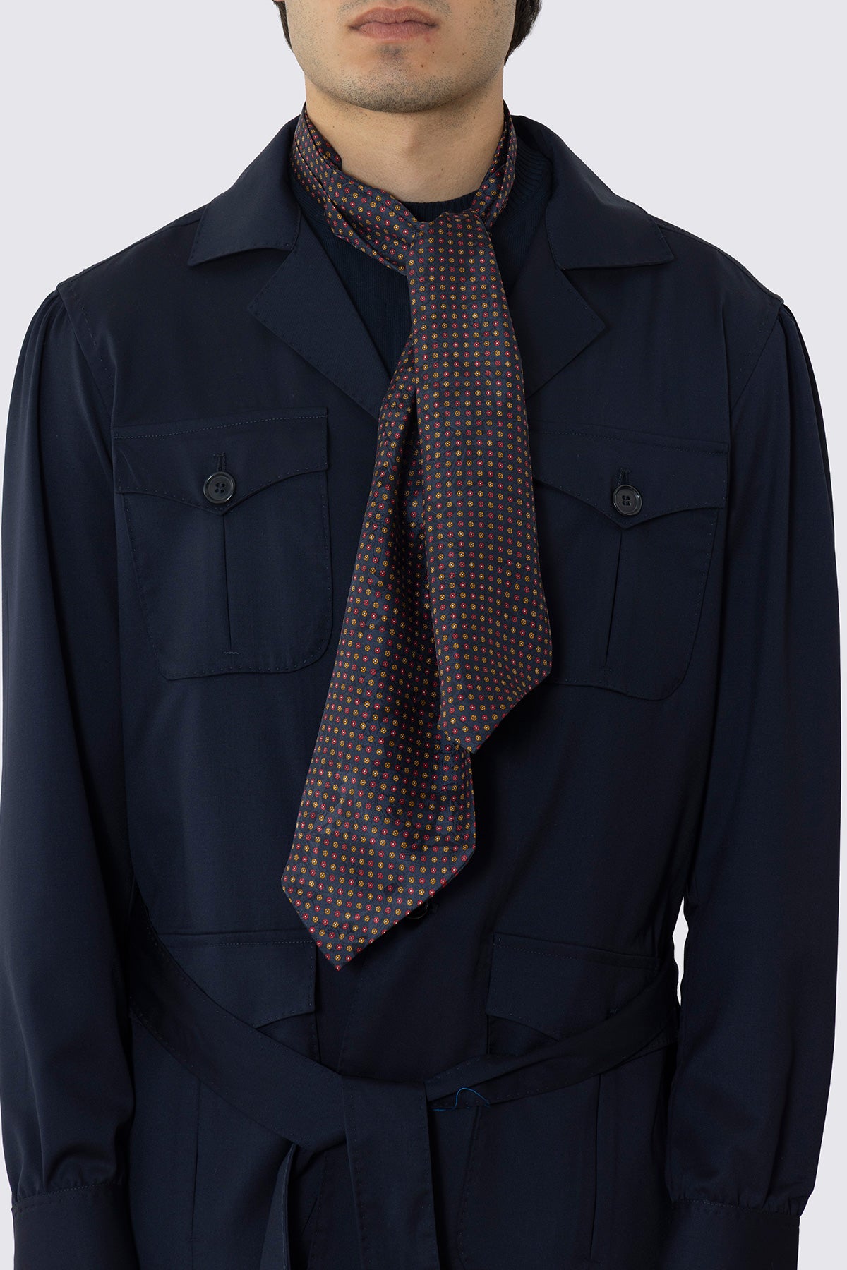 Ascot da uomo blu fantasia fiori multicolor in pura seta fatto a mano