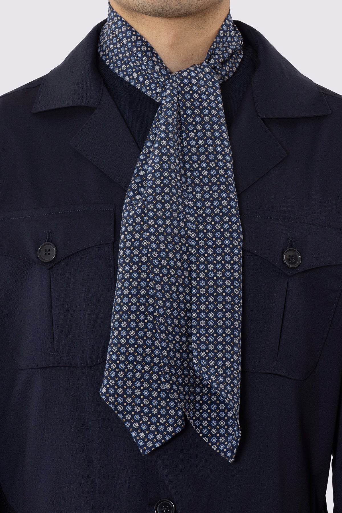Ascot da uomo blu fantasia fiori multicolor in pura seta fatto a mano