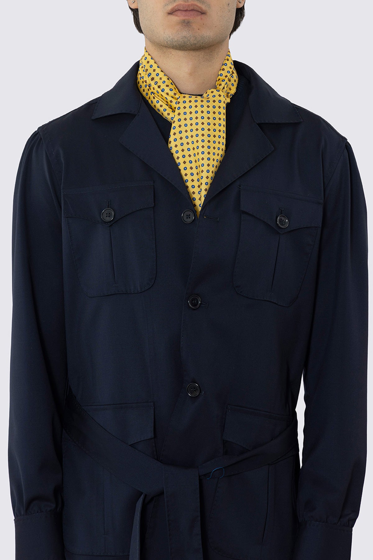 Ascot da uomo giallo fantasia fiori multicolor in pura seta fatto a mano