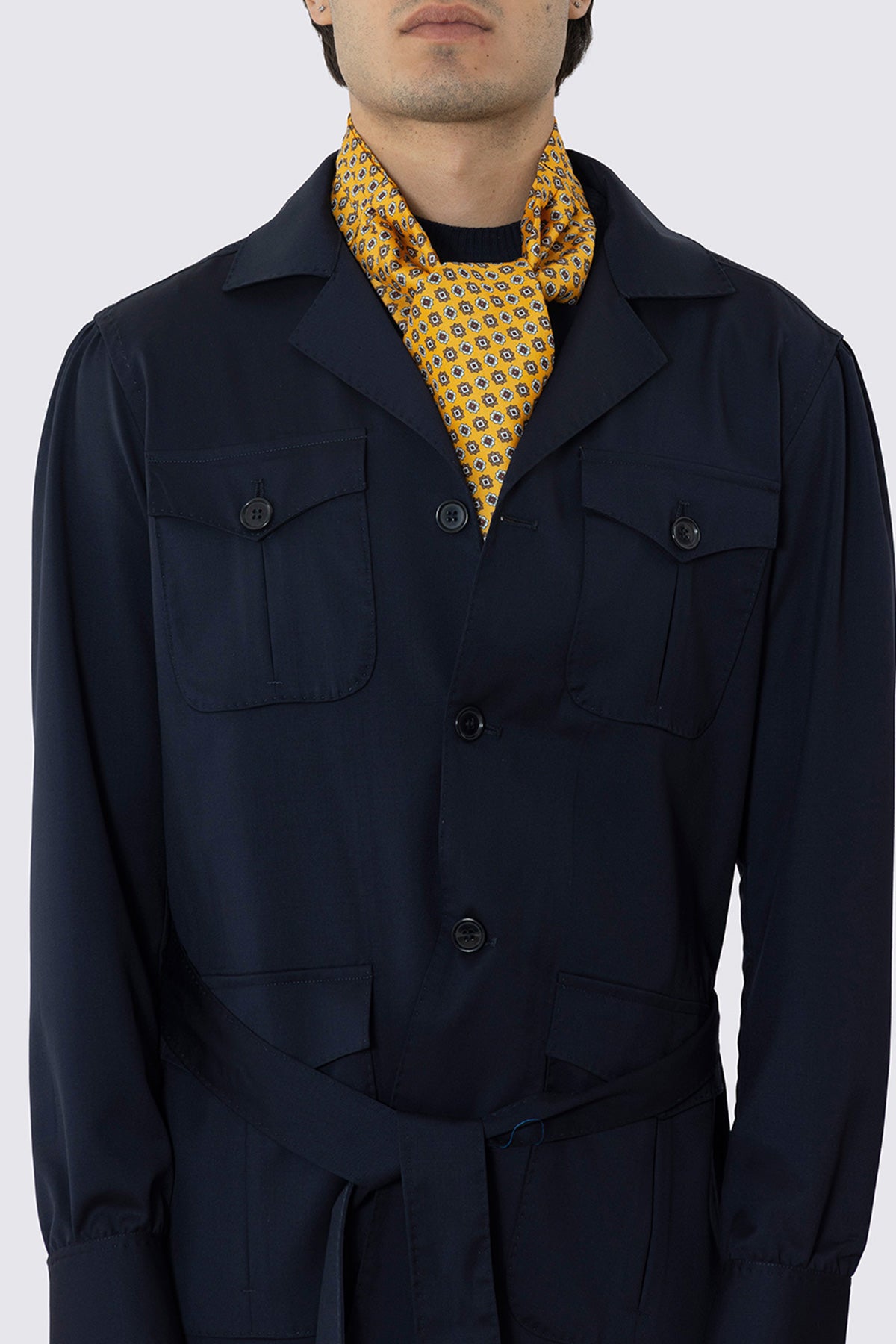 Ascot da uomo giallo fantasia fiori multicolor in pura seta fatto a mano