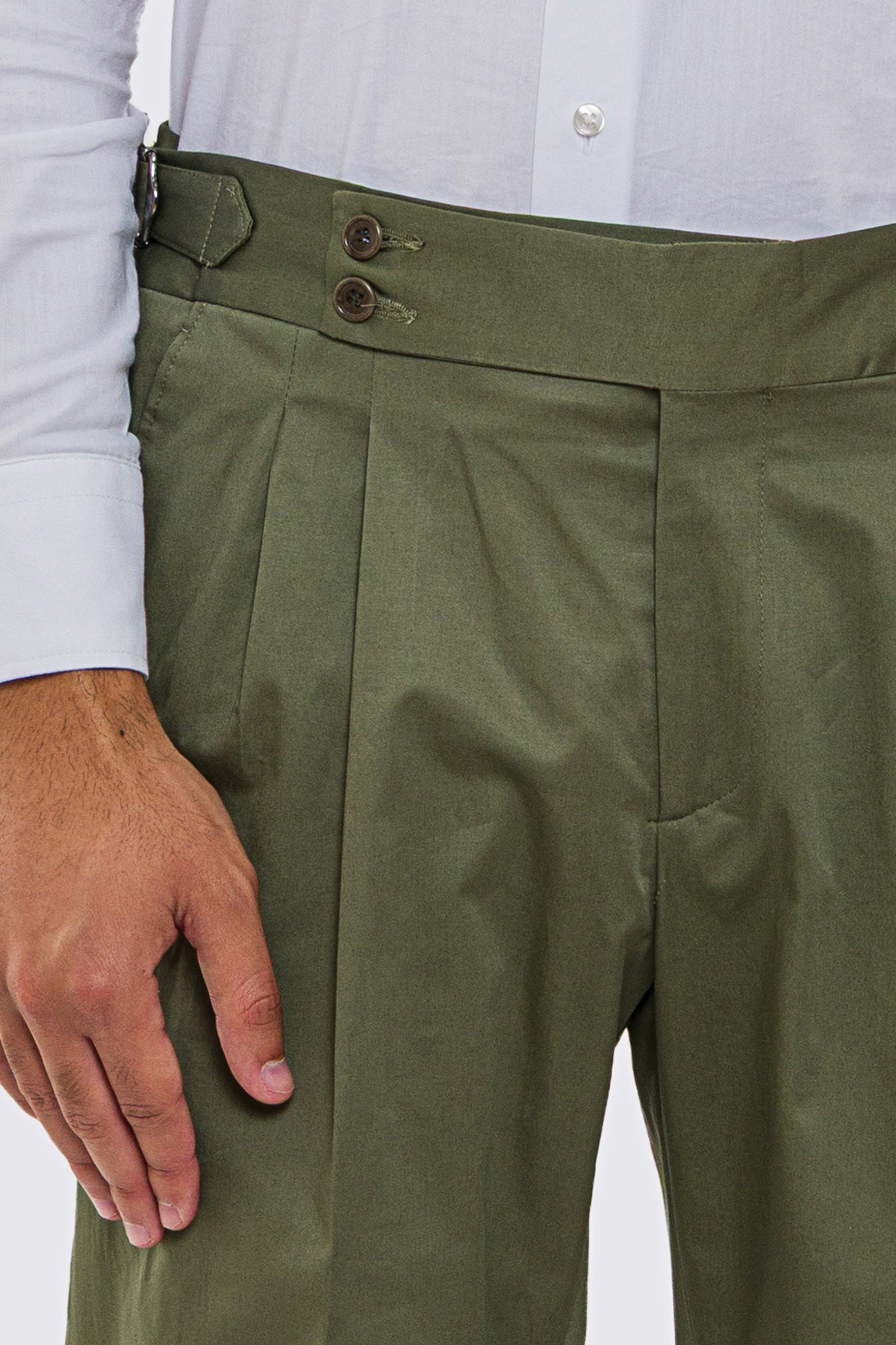 Pantalone uomo verde militare vita alta fibbie laterali tasca america in cotone risvolto 5cm made in Italy