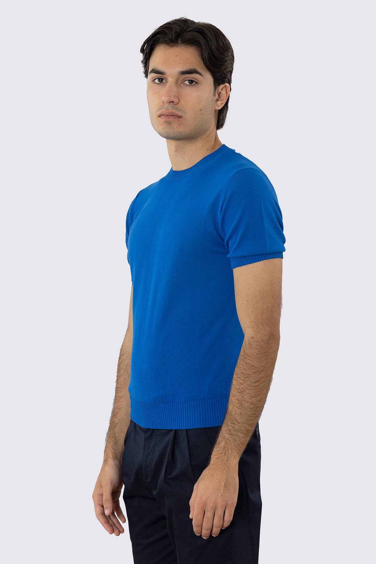 Maglioncino royal blu mezze maniche in cotone 100% di filo tinta unita con elastici sulle maniche e sul fondo