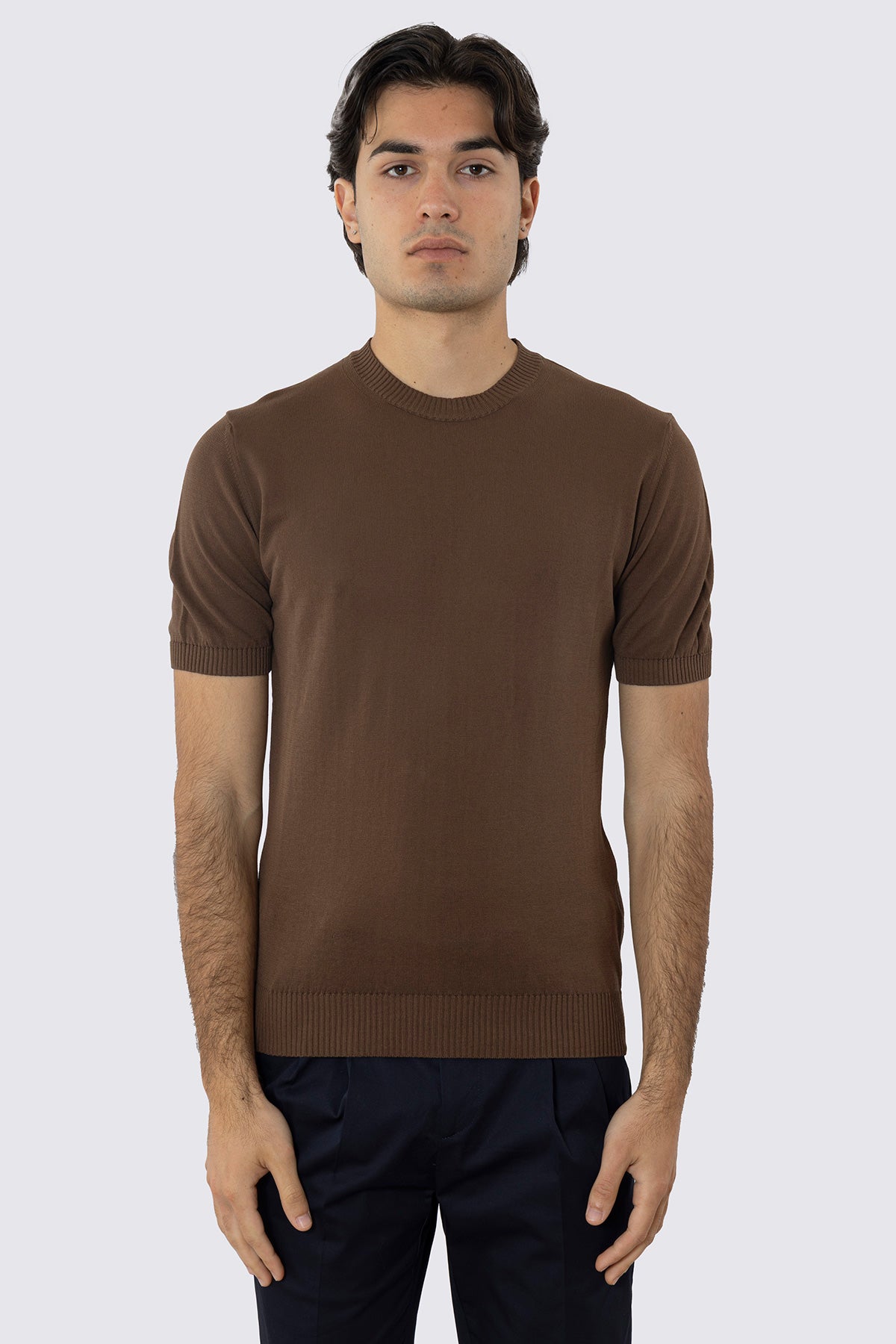 Maglioncino marrone mezze maniche in cotone 100% di filo tinta unita con elastici sulle maniche e sul fondo