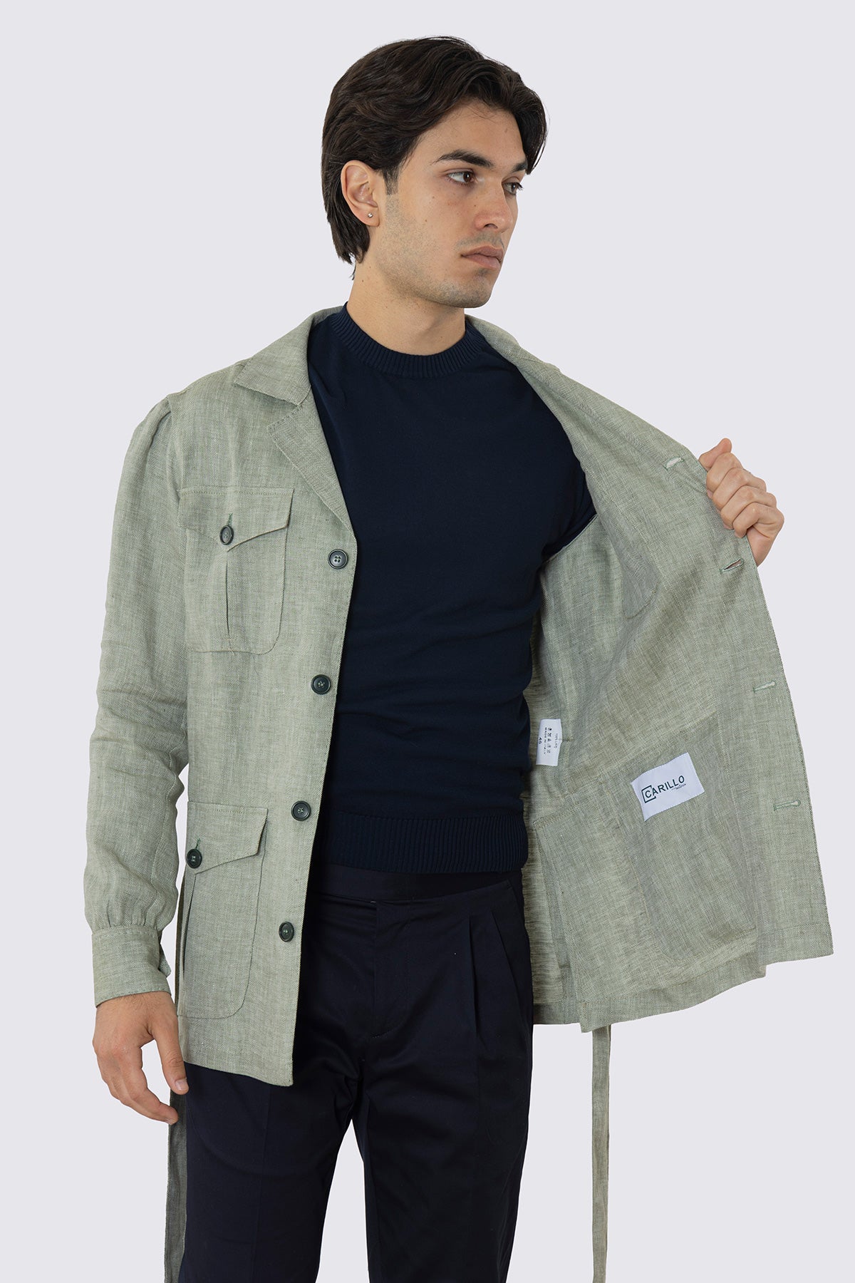 Sahariana verde 100% lino Fordam Tessuti Napoli con tasconi e soffietto cintura in vita e polso camicia