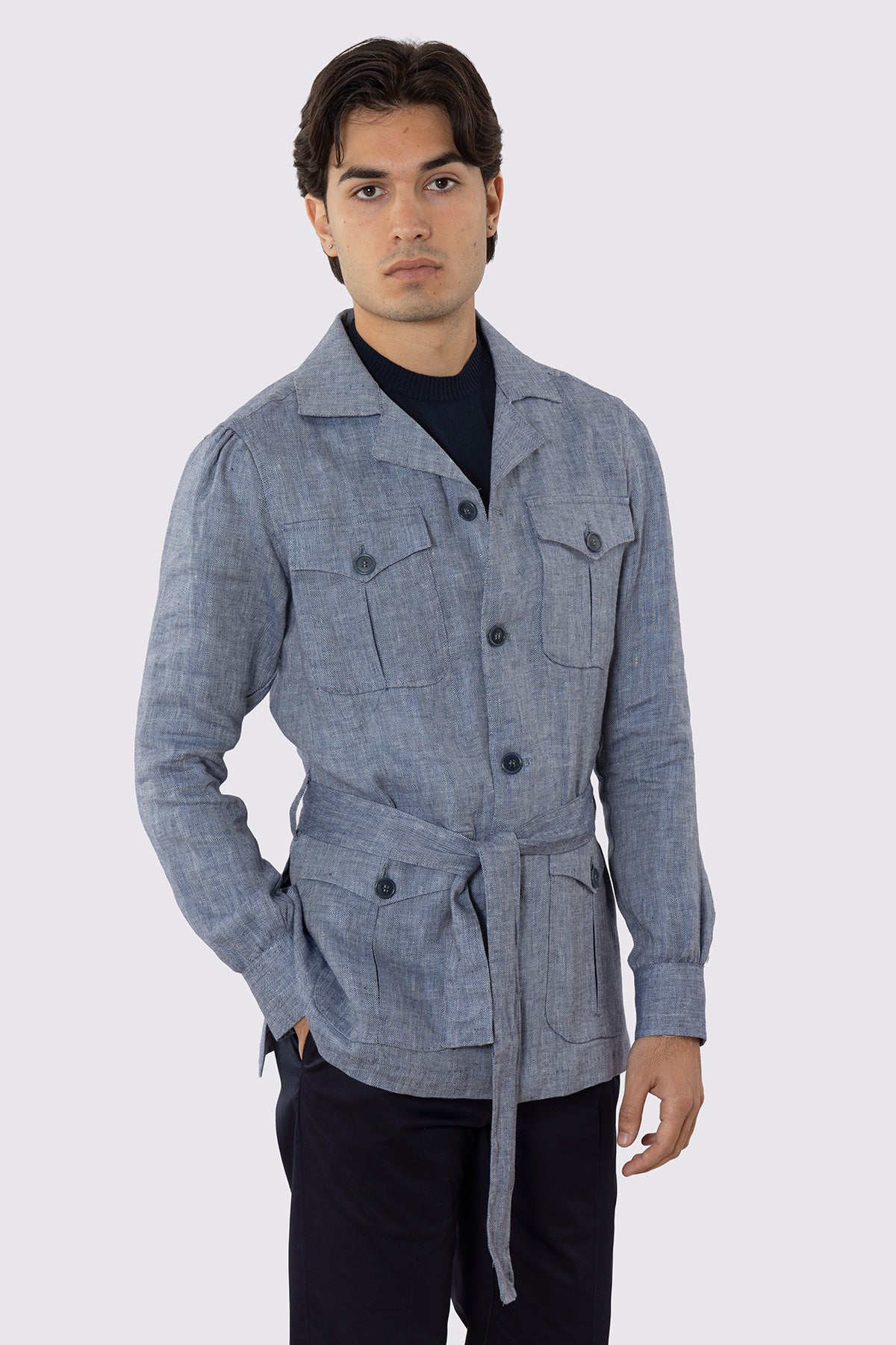 Sahariana blu denim 100% lino Fordam Tessuti Napoli con tasconi e soffietto cintura in vita e polso camicia