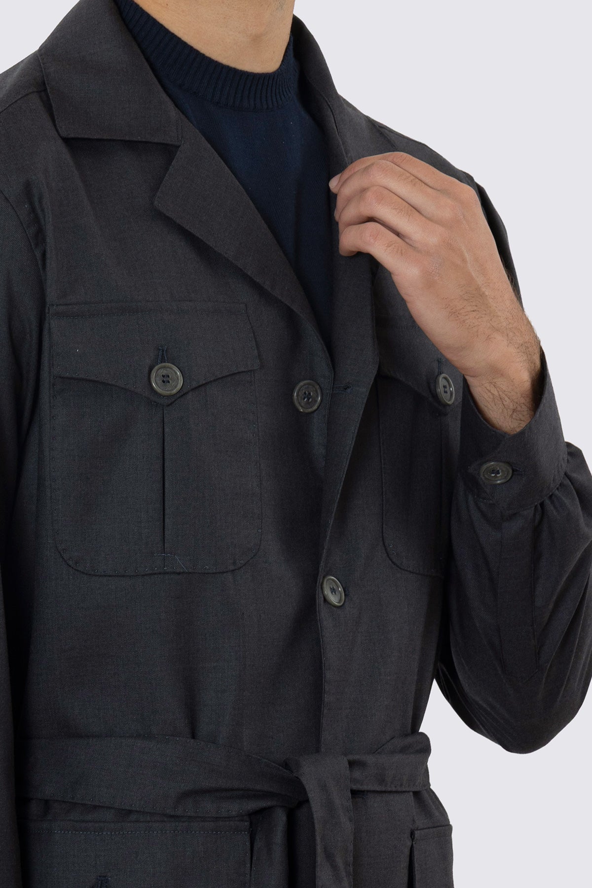 Sahariana grigio scuro fresco lana Vitale Barberis Canonico finezza super 130's con tasconi e soffietto cintura in vita e polso camicia