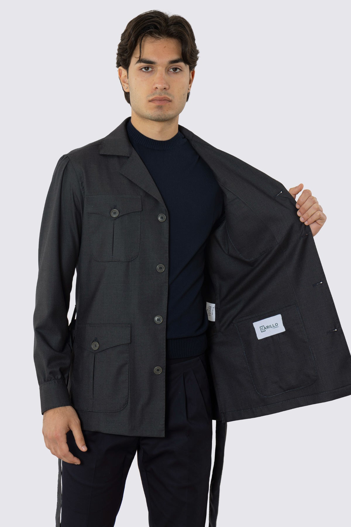 Sahariana grigio scuro fresco lana Vitale Barberis Canonico finezza super 130's con tasconi e soffietto cintura in vita e polso camicia