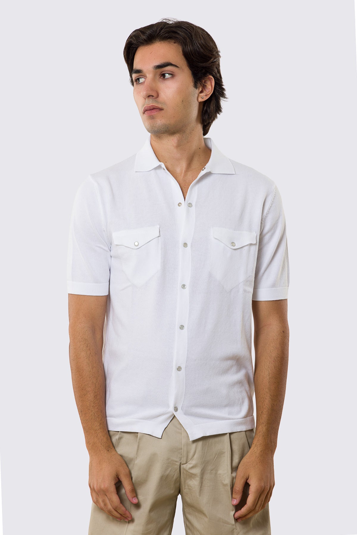 Polo mezze maniche bianca modello con tasconi e bottoni clip in perla da uomo finezza 14 con elastici sulle maniche e sul fondo 100% cotone di filo tinta unita
