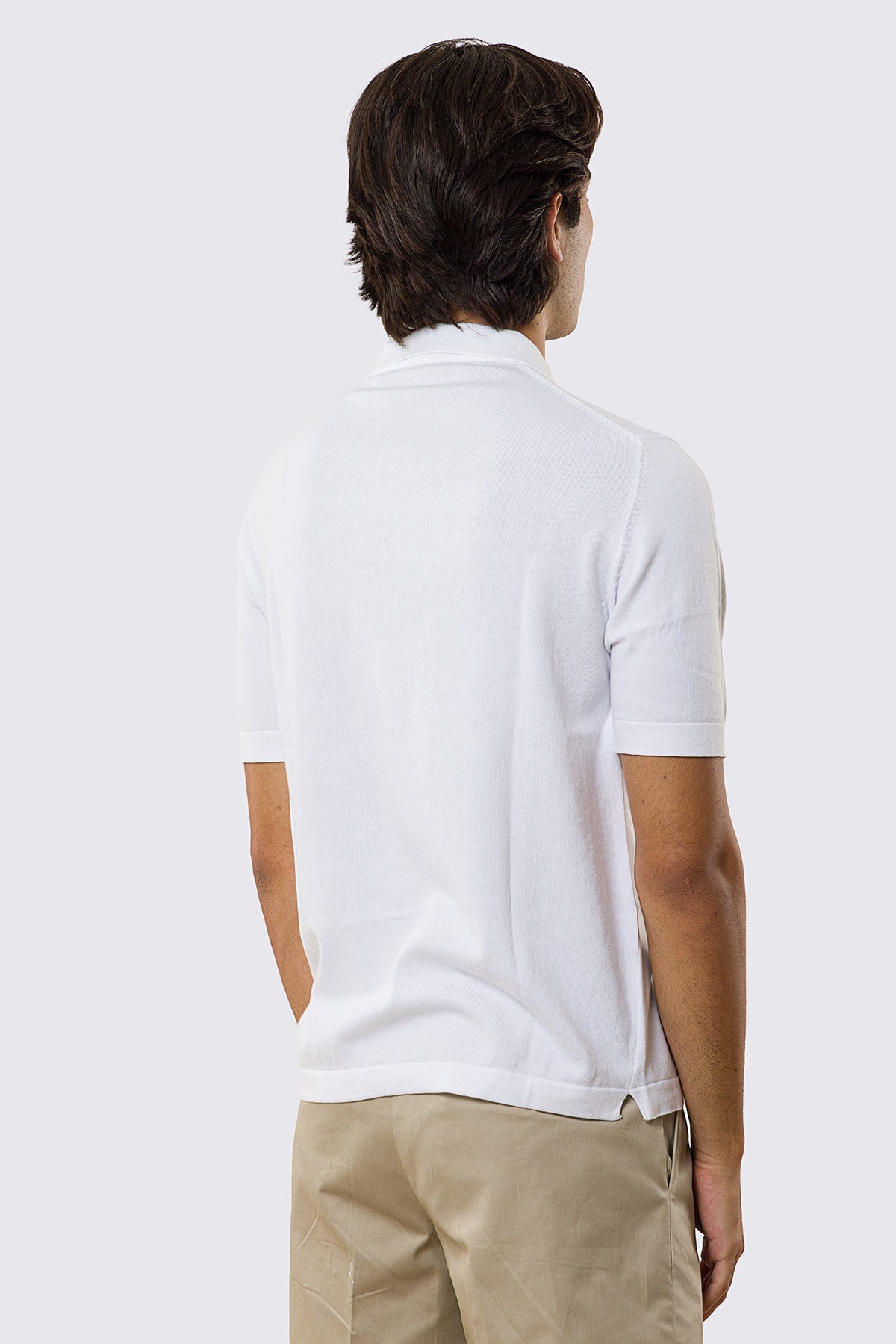 Polo mezze maniche bianca modello con tasconi e bottoni clip in perla da uomo finezza 14 con elastici sulle maniche e sul fondo 100% cotone di filo tinta unita