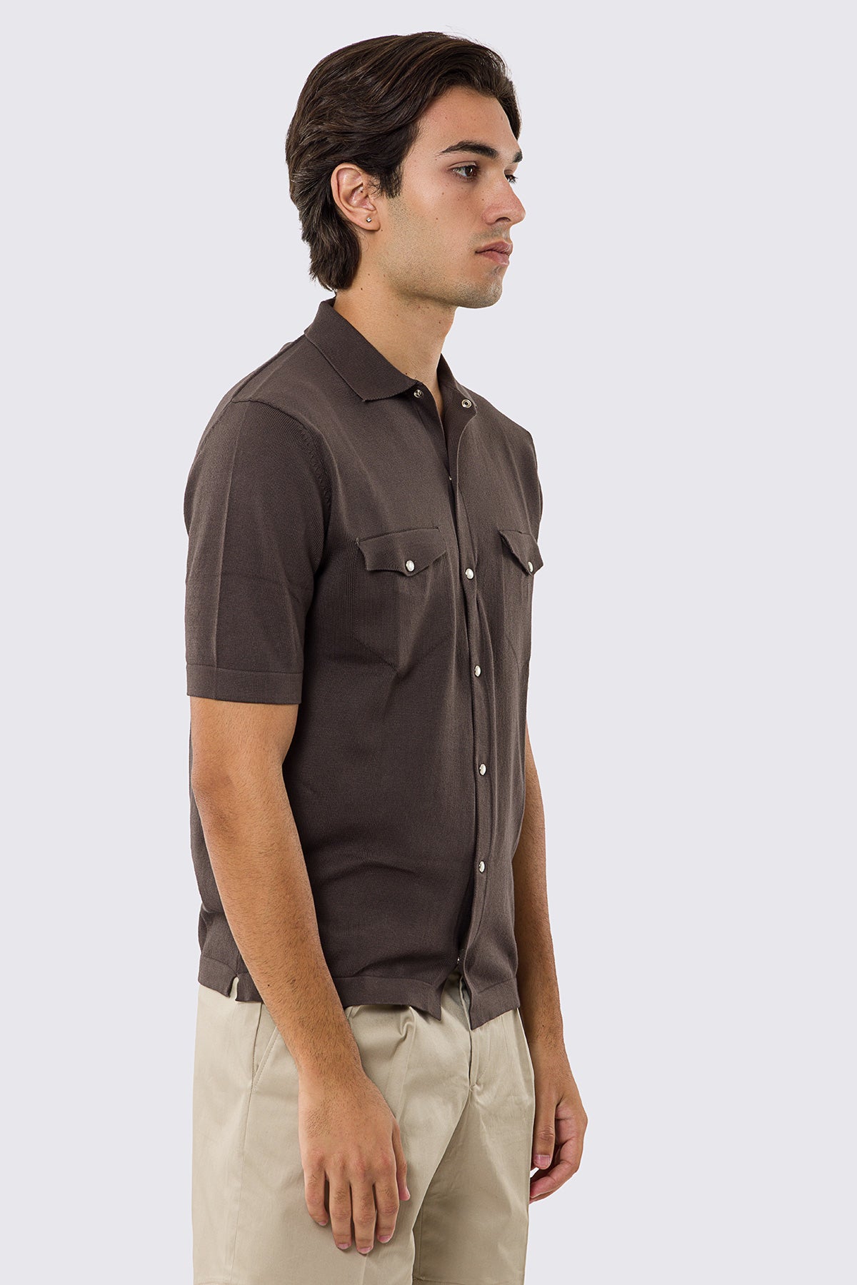 Polo mezze maniche marrone modello con tasconi e bottoni clip in perla da uomo finezza 14 con elastici sulle maniche e sul fondo 100% cotone di filo tinta unita