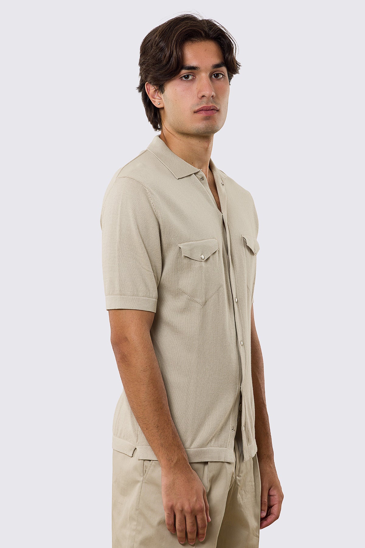 Polo mezze maniche beige modello con tasconi e bottoni clip in perla da uomo finezza 14 con elastici sulle maniche e sul fondo 100% cotone di filo tinta unita