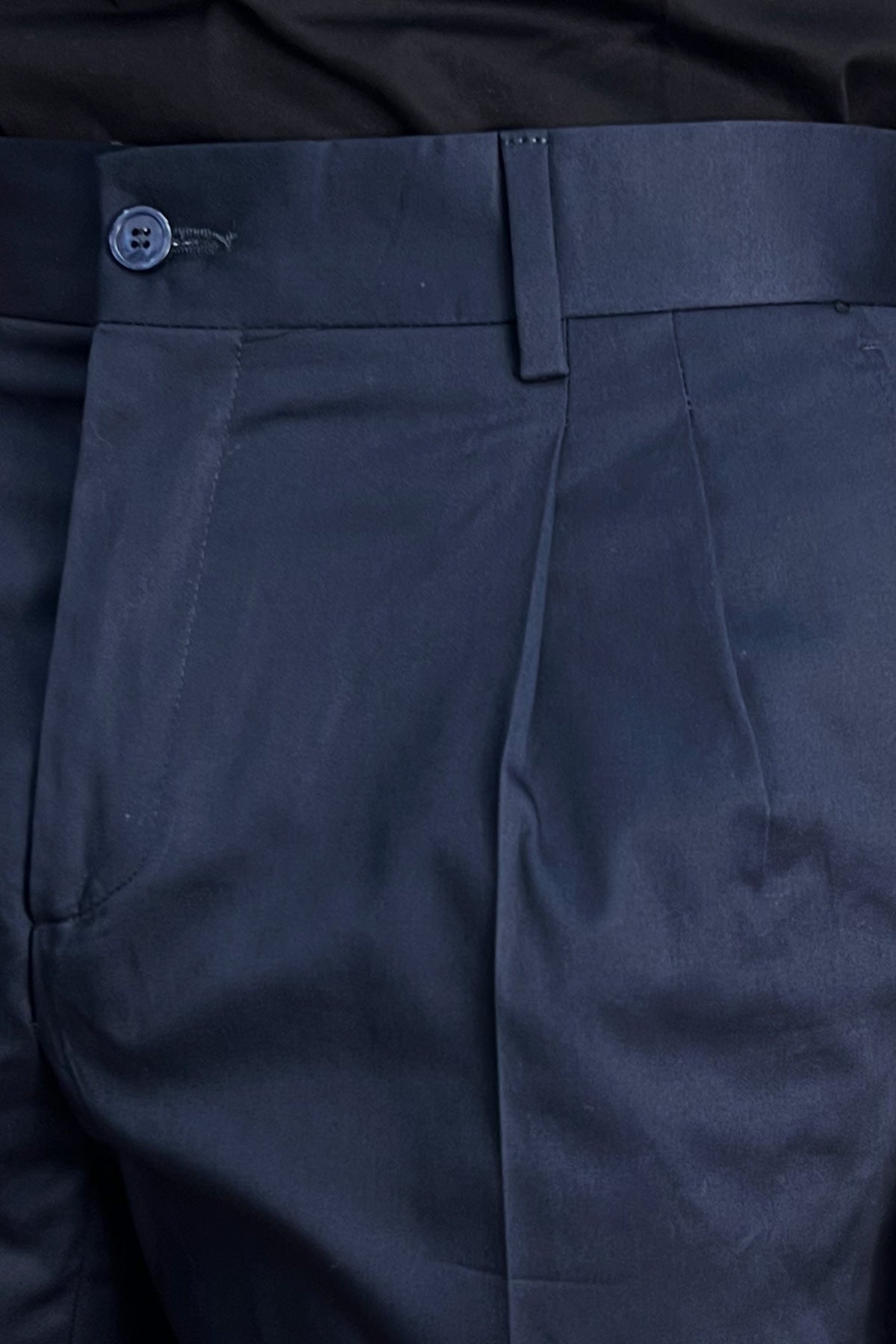 Bermuda uomo blu con doppia pinces vestibilità Regolare tasca america in cotone made in italy