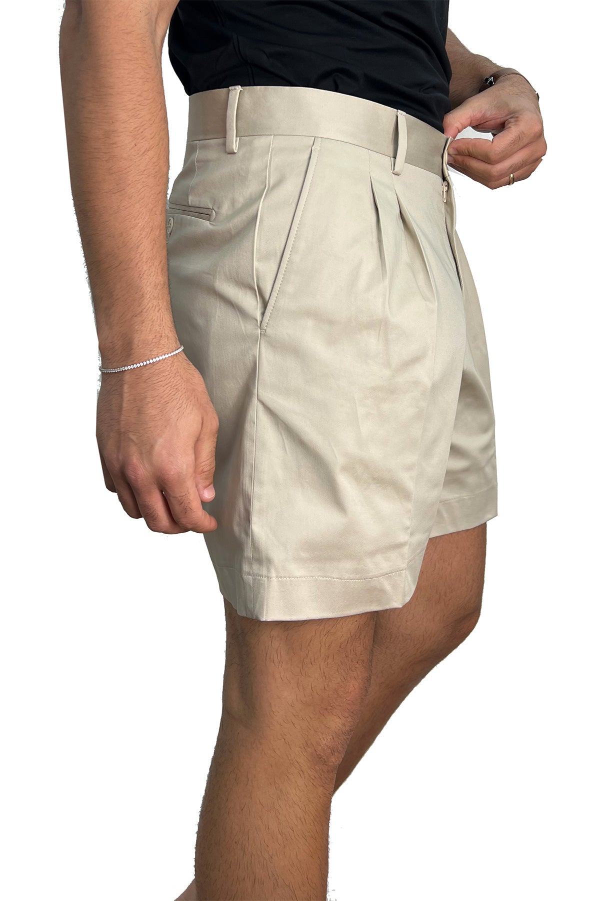 Bermuda uomo beige con doppia pinces vestibilità Regolare tasca america in cotone made in italy