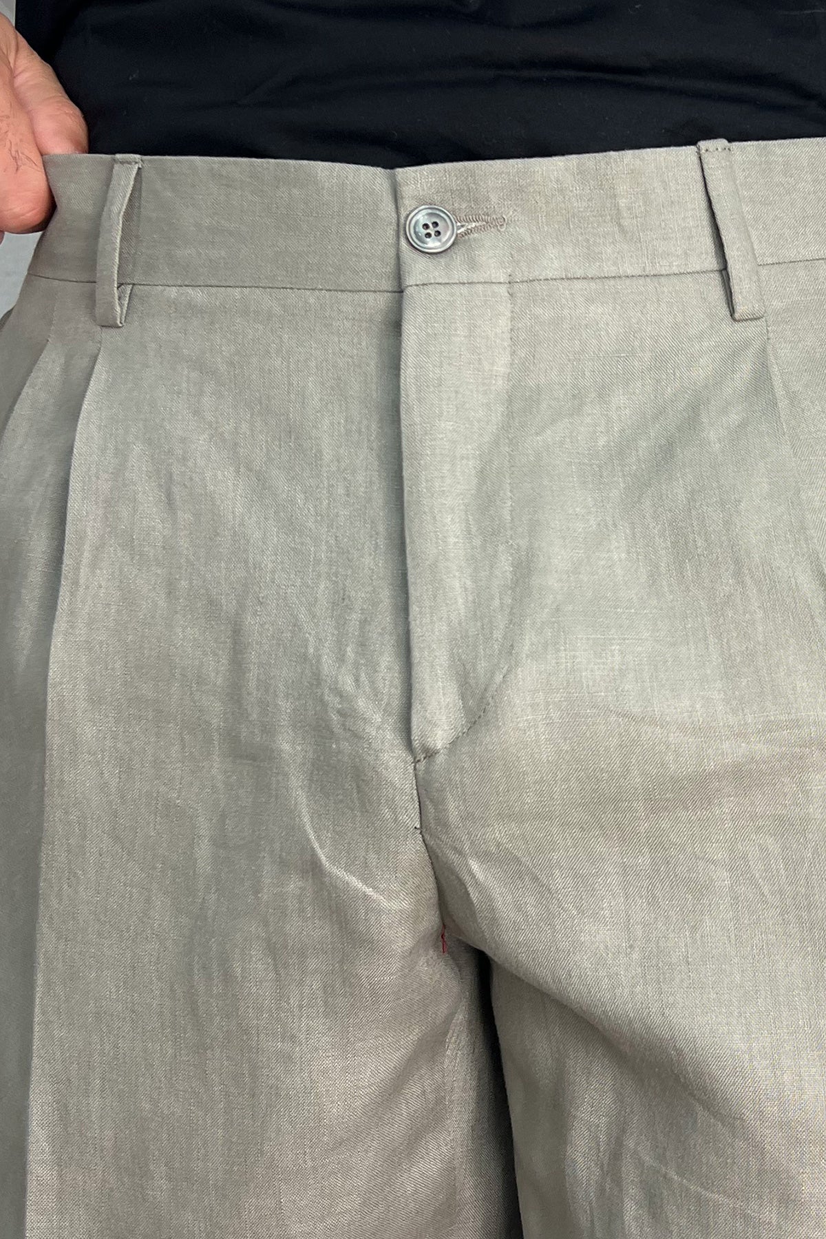 Bermuda uomo verde militare con doppia pinces vestibilità Regolare tasca america 100% Lino tinta unita made in italy