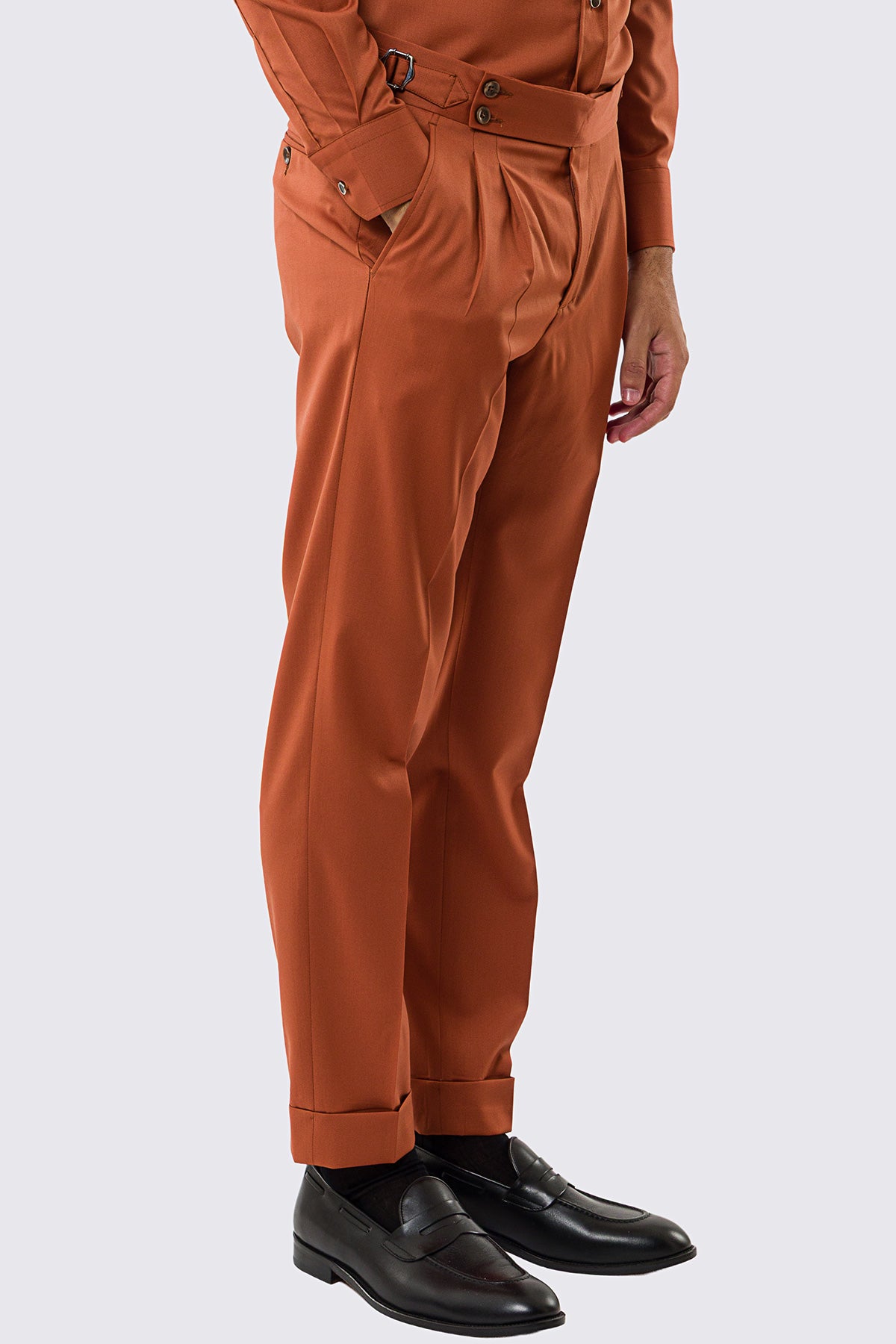 Pantalone uomo coccio vita alta fresco lana Vitale Barberis super 130's tasca america con doppia pence e fibbie laterali regolabili risvolto 5cm