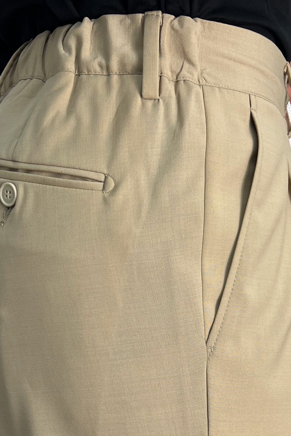 Pantalaccio uomo beige fresco lana misto made in italy tasca america con doppia pence e laccio in vita risvolto 5cm.