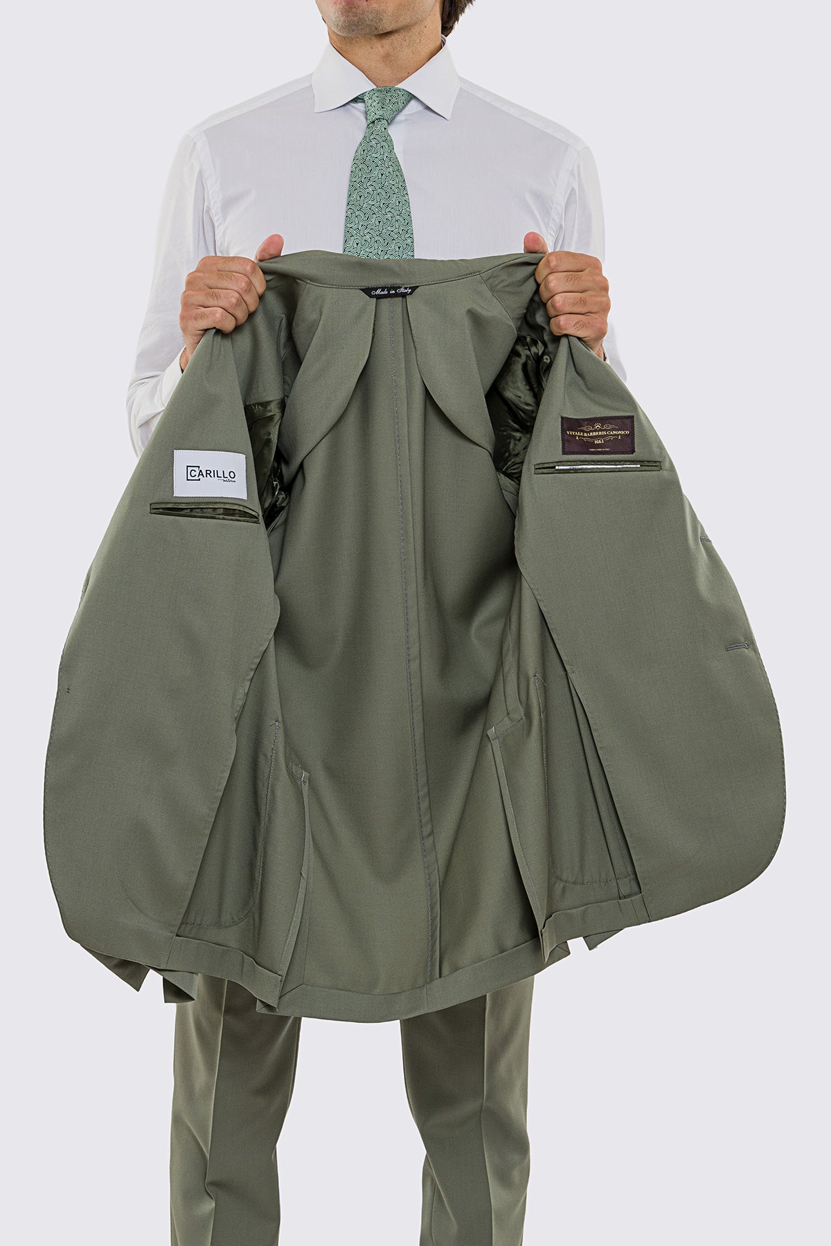 Abito uomo Monopetto verde salvia fresco lana super 130's Vitale Barberis Canonico sfoderata Rever a lancia tasche a toppe