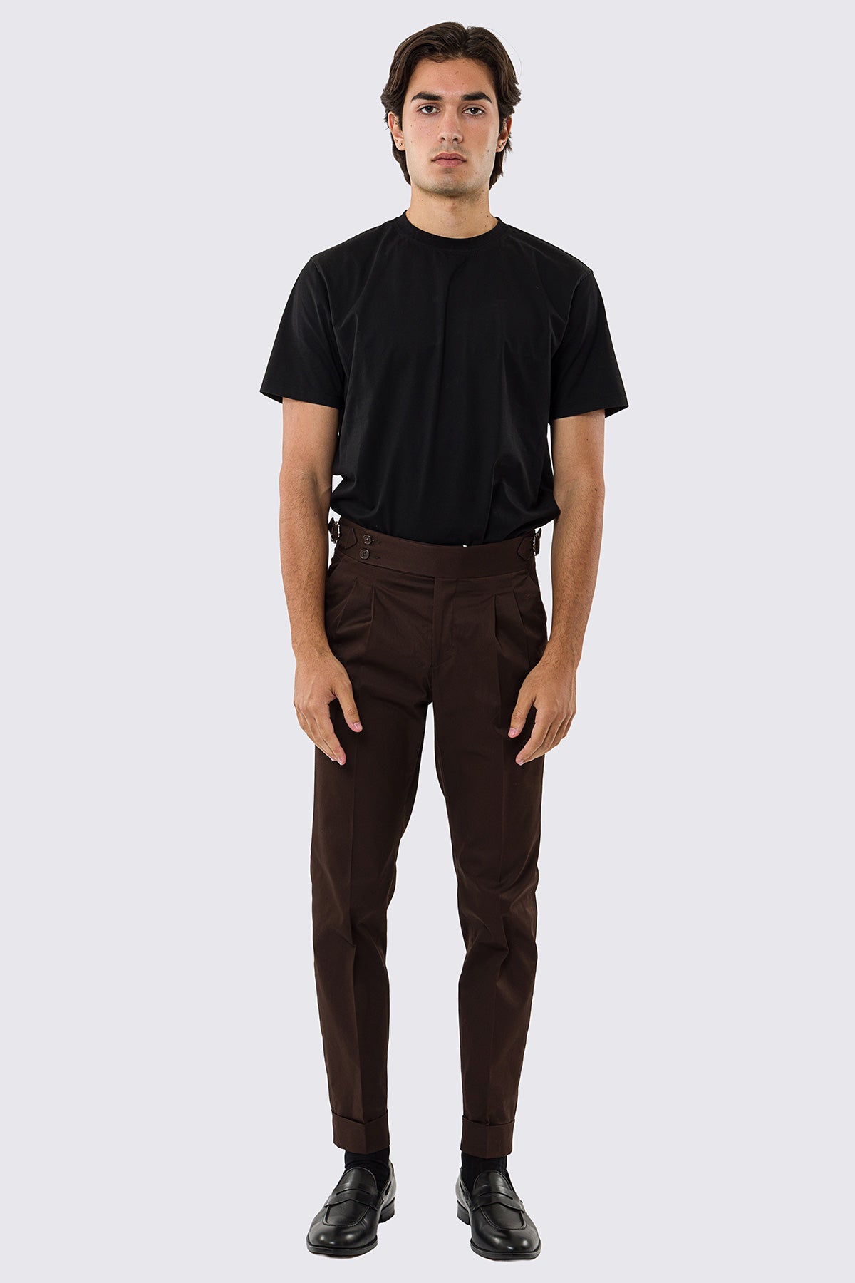 Pantalone uomo Marrone vita alta con fibbie laterali tasca america in cotone leggermente elastico risvolto 5cm made in italy