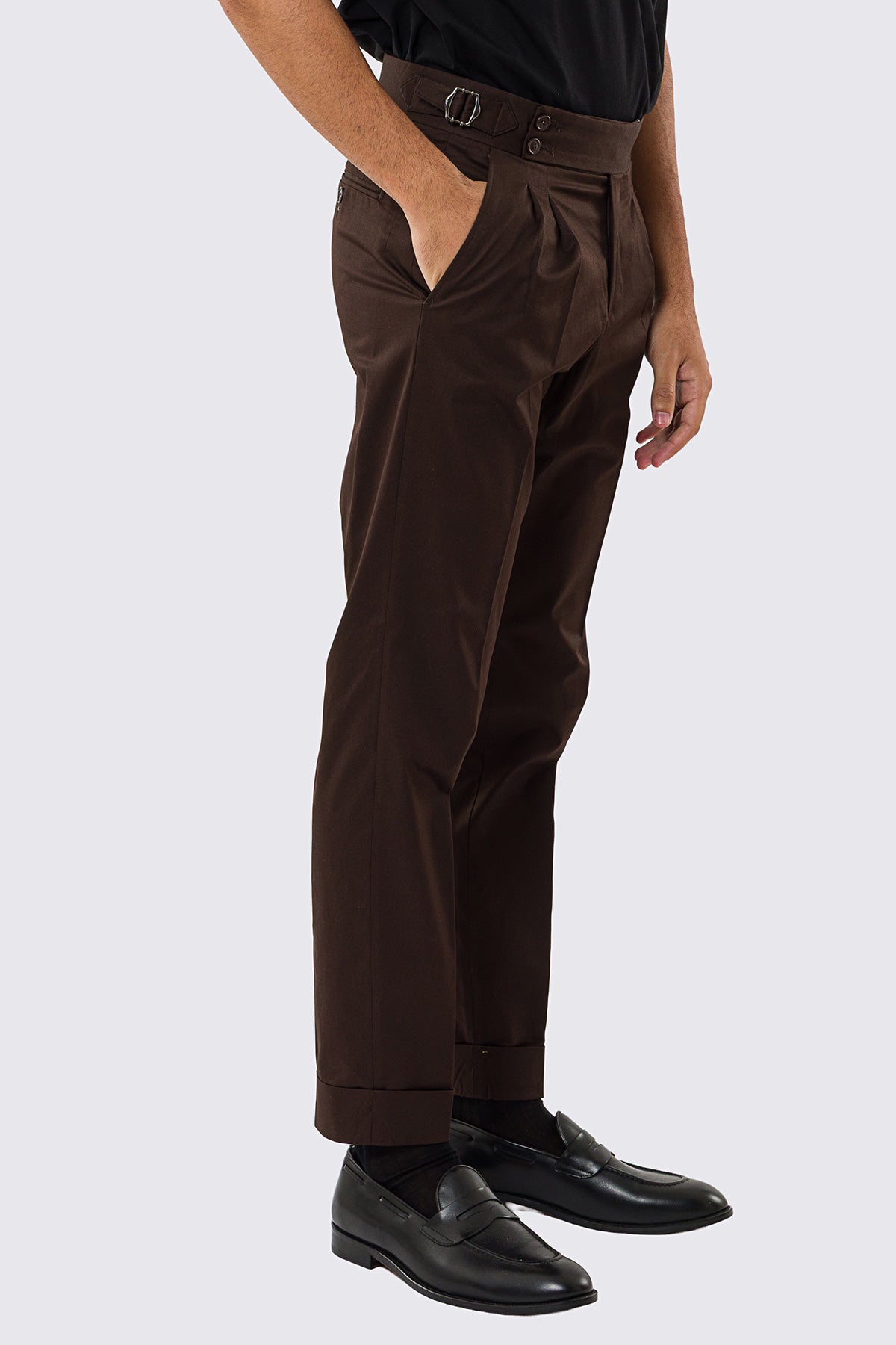 Pantalone uomo Marrone vita alta con fibbie laterali tasca america in cotone leggermente elastico risvolto 5cm made in italy