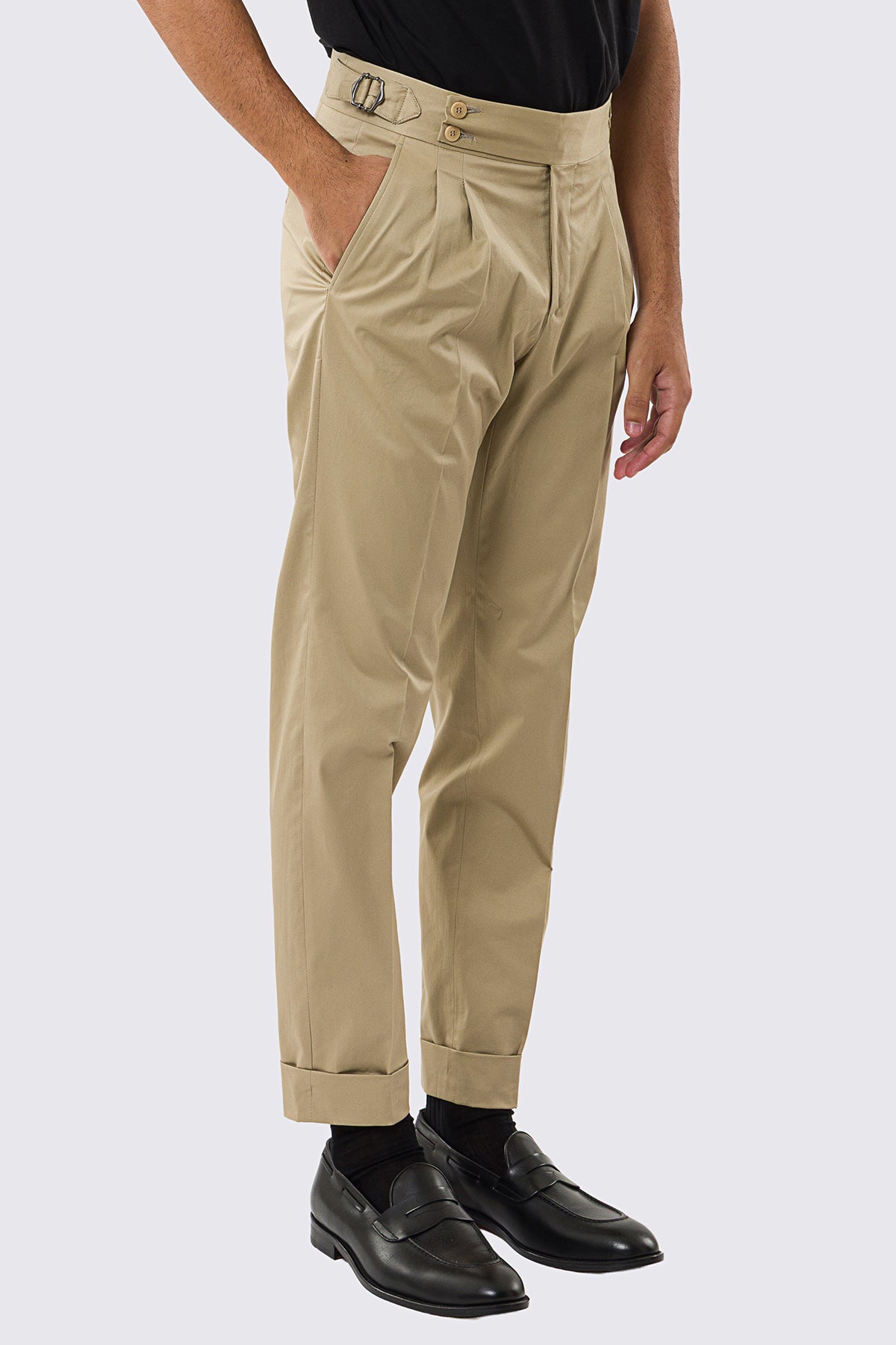 Pantalone uomo Beige vita alta con fibbie laterali tasca america in cotone leggermente elastico risvolto 5cm made in italy