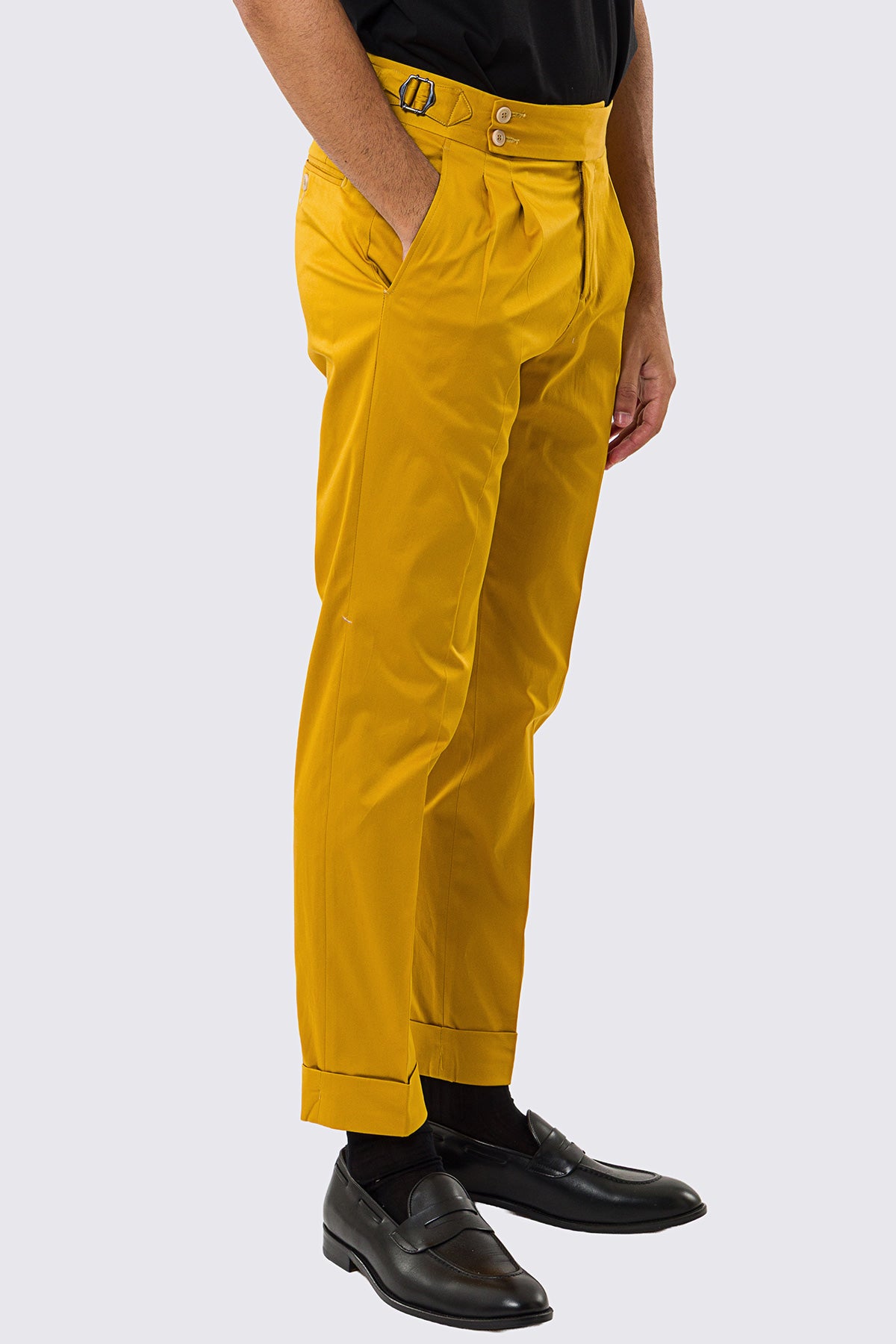 Pantalone uomo Ocra vita alta con fibbie laterali tasca america in cotone leggermente elastico risvolto 5cm made in italy