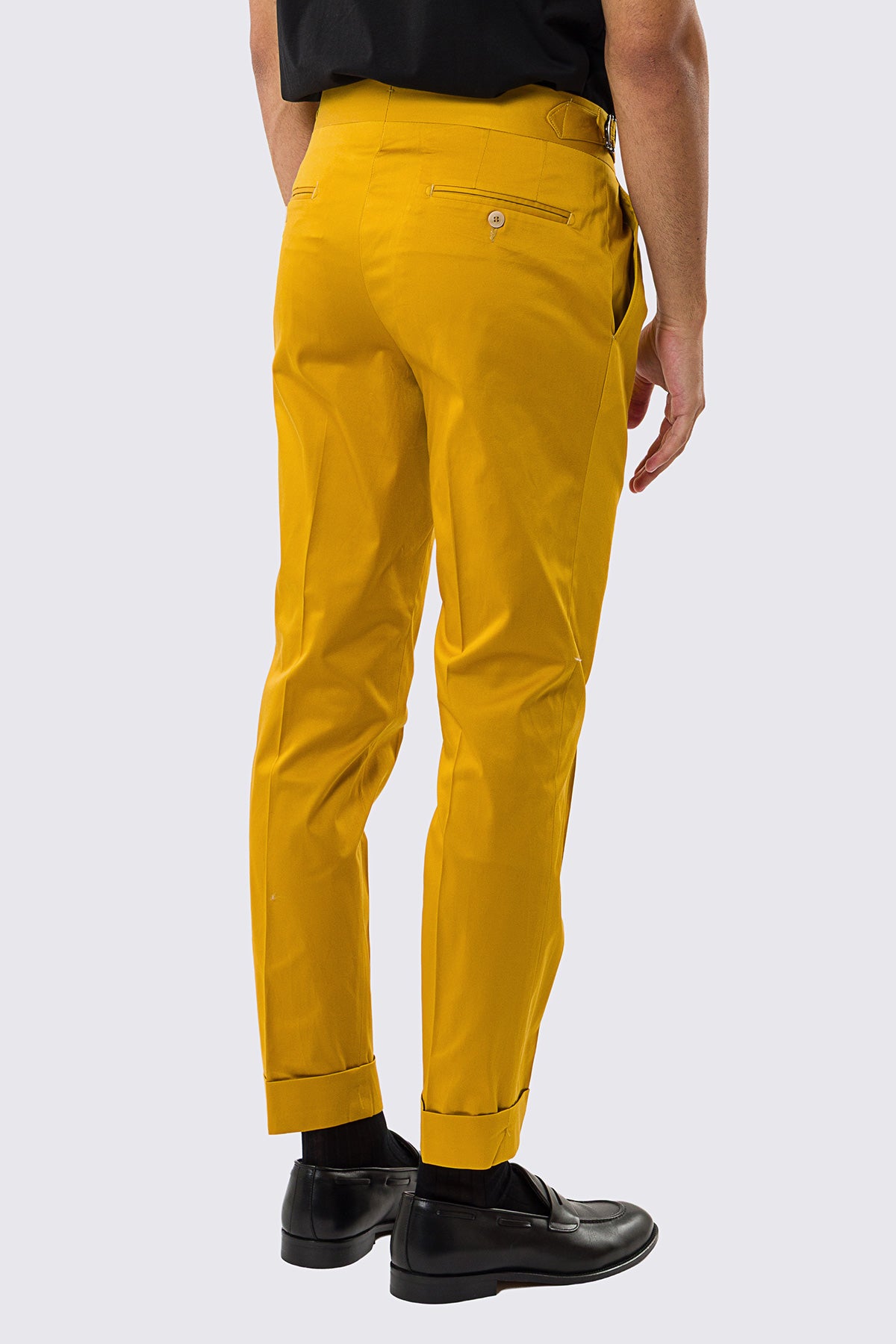 Pantalone uomo Ocra vita alta con fibbie laterali tasca america in cotone leggermente elastico risvolto 5cm made in italy