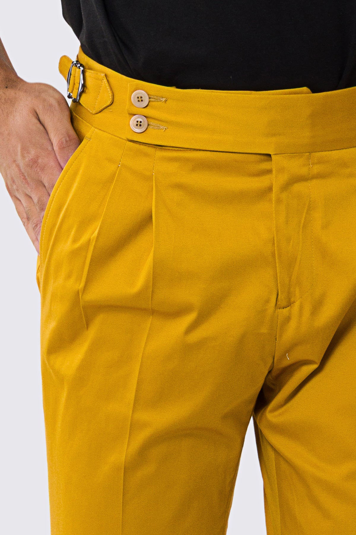 Pantalone uomo Ocra vita alta con fibbie laterali tasca america in cotone leggermente elastico risvolto 5cm made in italy