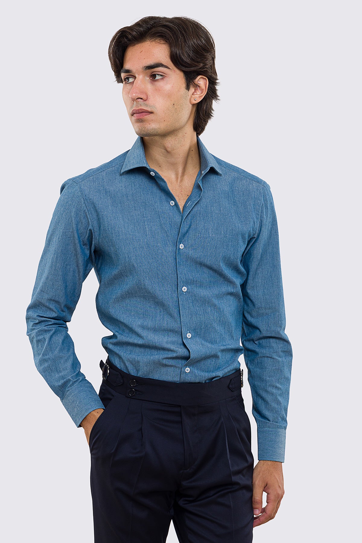 Camicia Uomo denim slim fit 100% cotone Collo semi francese polso smussato bottoni bianchi effetto madreperla