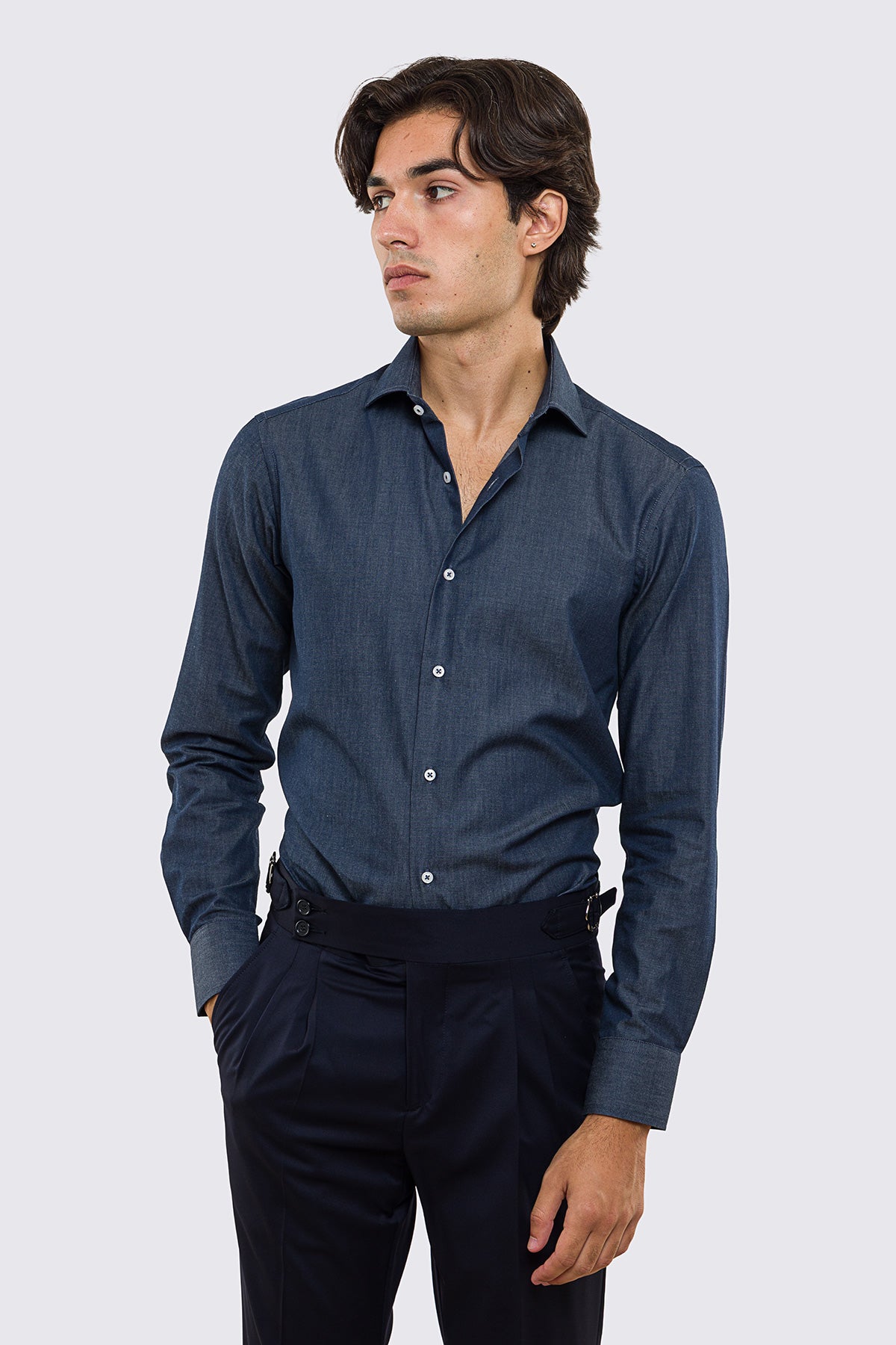 Camicia Uomo denim slim fit 100% cotone Collo semi francese polso smussato bottoni bianchi effetto madreperla