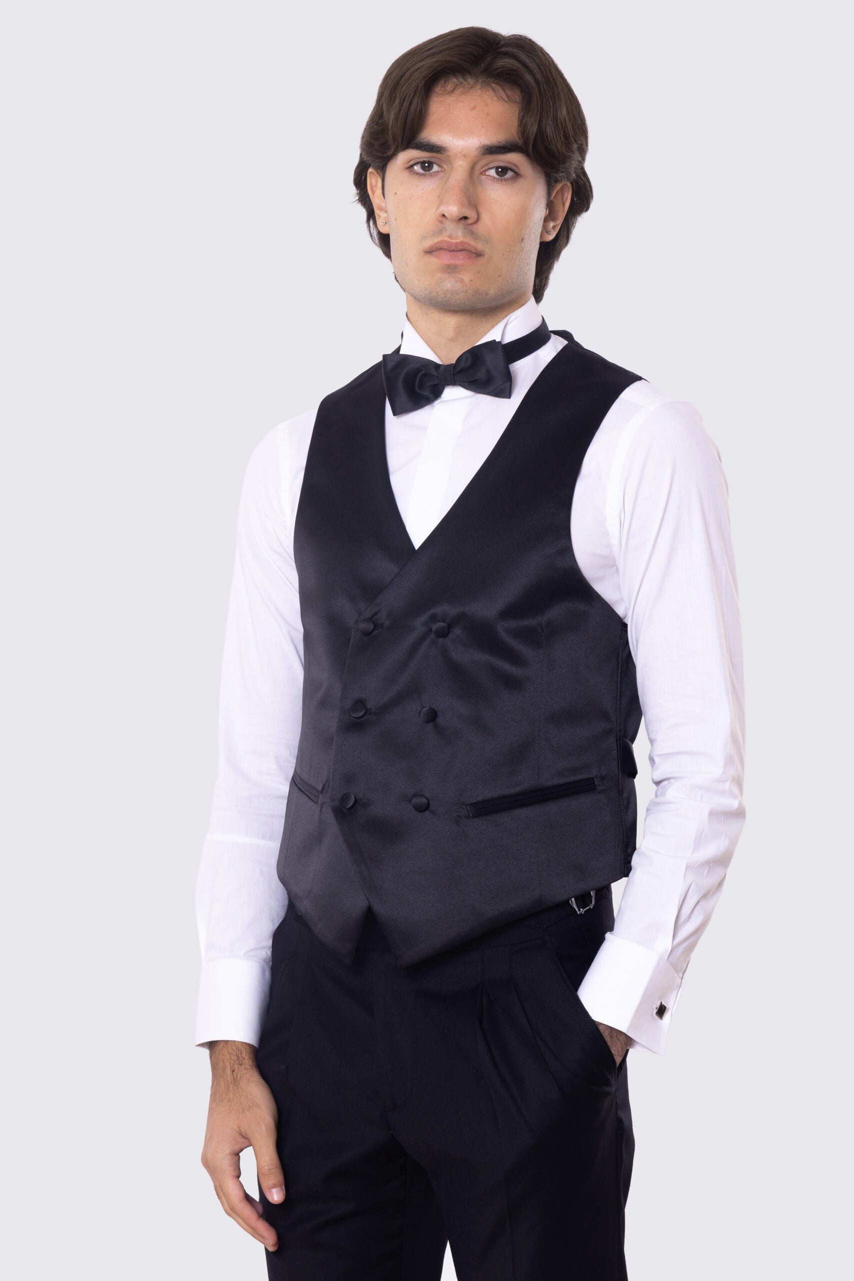 Gilet doppiopetto nero in raso da uomo regular fit con tasche a filo e gancio di regolazione sul retro