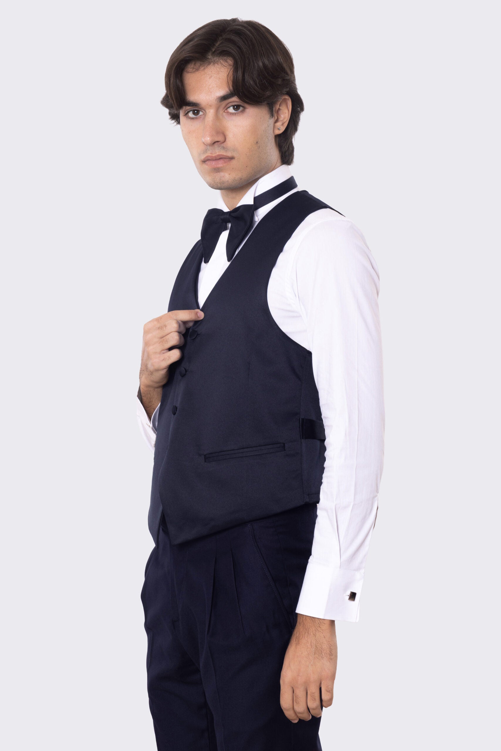 Gilet monopetto blu in raso da uomo regular fit con tasche a filo e gancio di regolazione sul retro