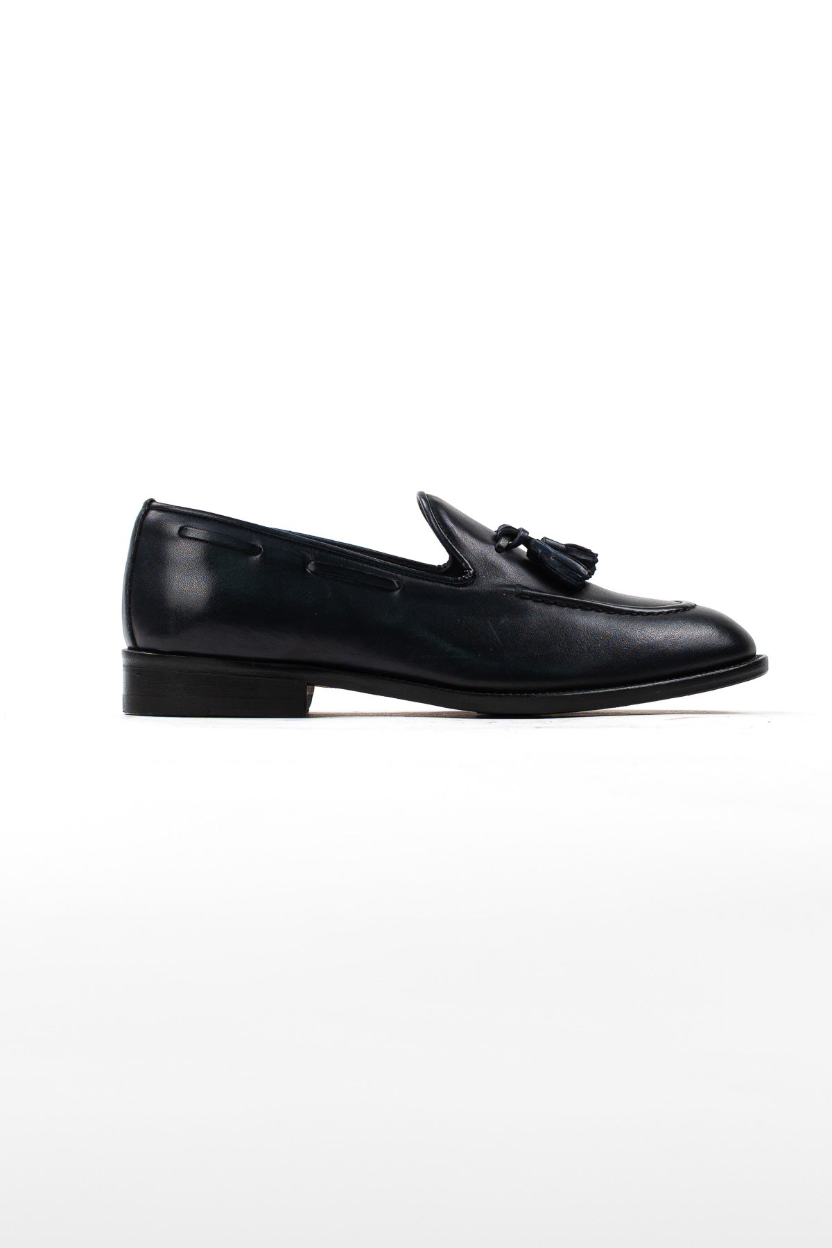 Mocassini uomo blu in vera pelle con nappine e suola in cuoio made in italy