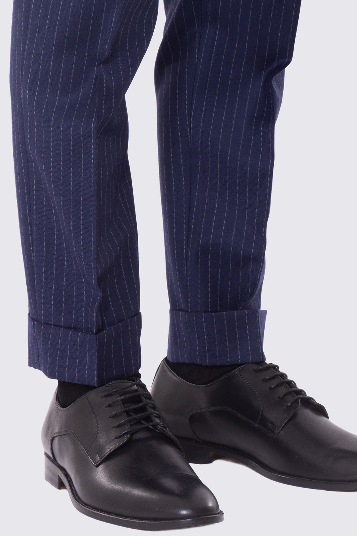 Pantalone blu riga bianca vita alta con fibbie laterali regolabili e risvolto 5cm in lana flanella Bristol Tessuti Napoli