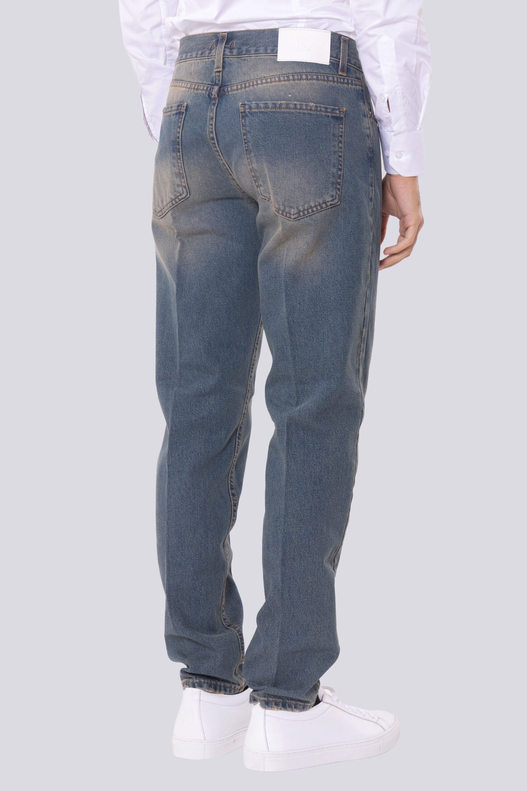Jeans da uomo con sabbiature beige modello 5 tasche con vestibilità regular