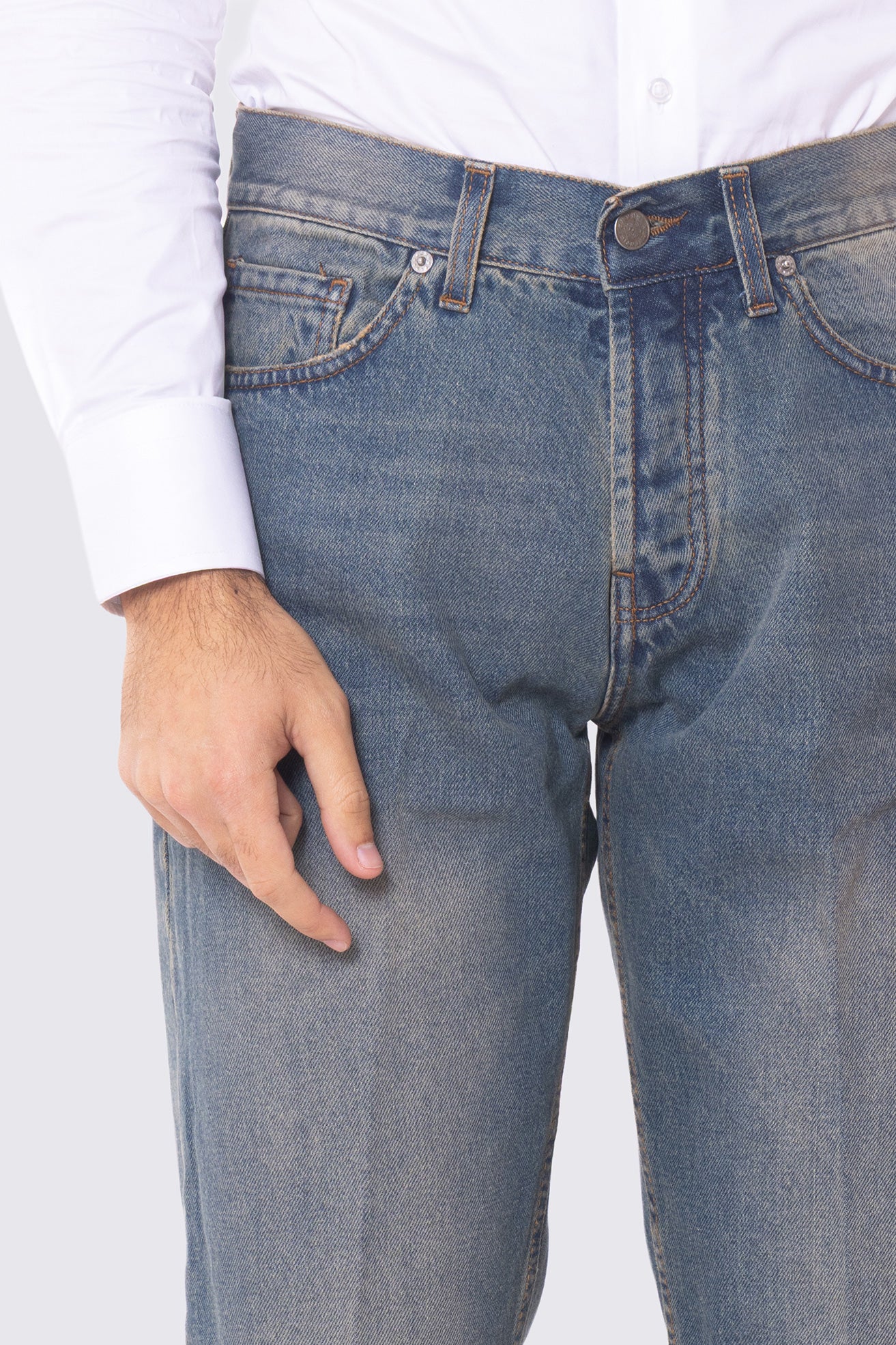 Jeans da uomo con sabbiature beige modello 5 tasche con vestibilità regular