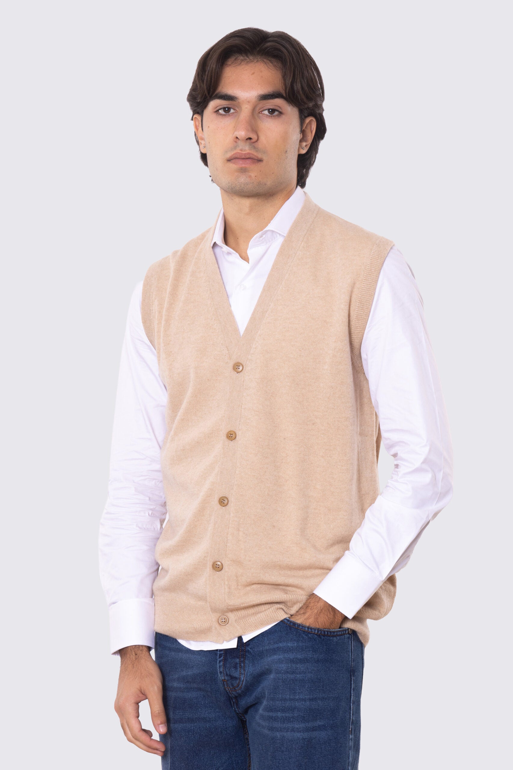 Cardigan Gilet scollo a v con bottoni color cammello 100% cashmere a tubolare tinta unita con elastici sul fondo Finezza 12