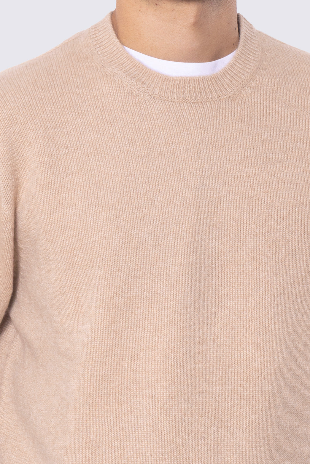 Maglione girocollo color cammello 100% cashmere a tubolare tinta unita con elastici sulle maniche e sul fondo Finezza 7