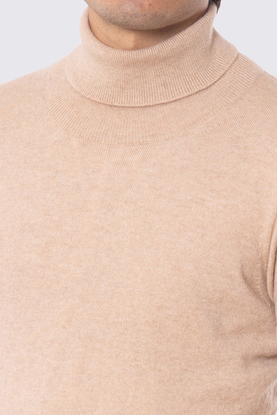 Dolcevita color cammello 100% cashmere a tubolare tinta unita con elastici sulle maniche e sul fondo Finezza 12